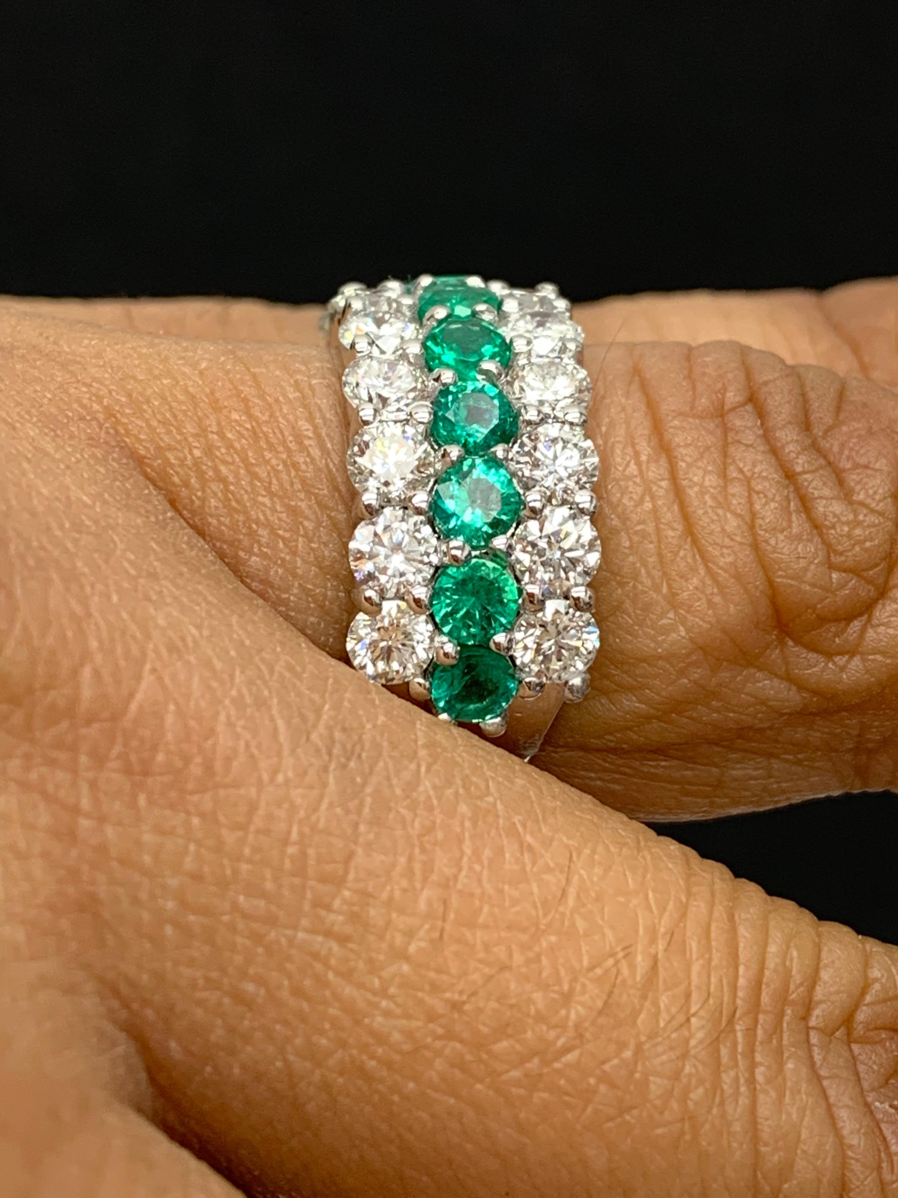 1.29 Ct Round Shape Emerald and Diamond Three Row Band Ring in 14K White Gold In New Condition For Sale In NEW YORK, NY