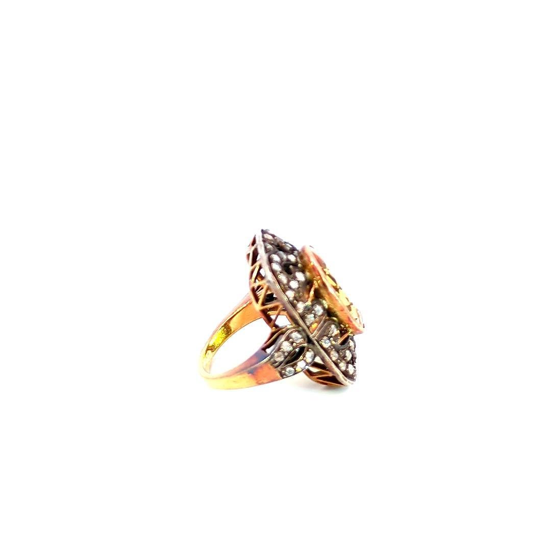 Édouardien Bague ancienne en or 18 carats avec saphir jaune ovale et diamant de 12,90 carats en vente