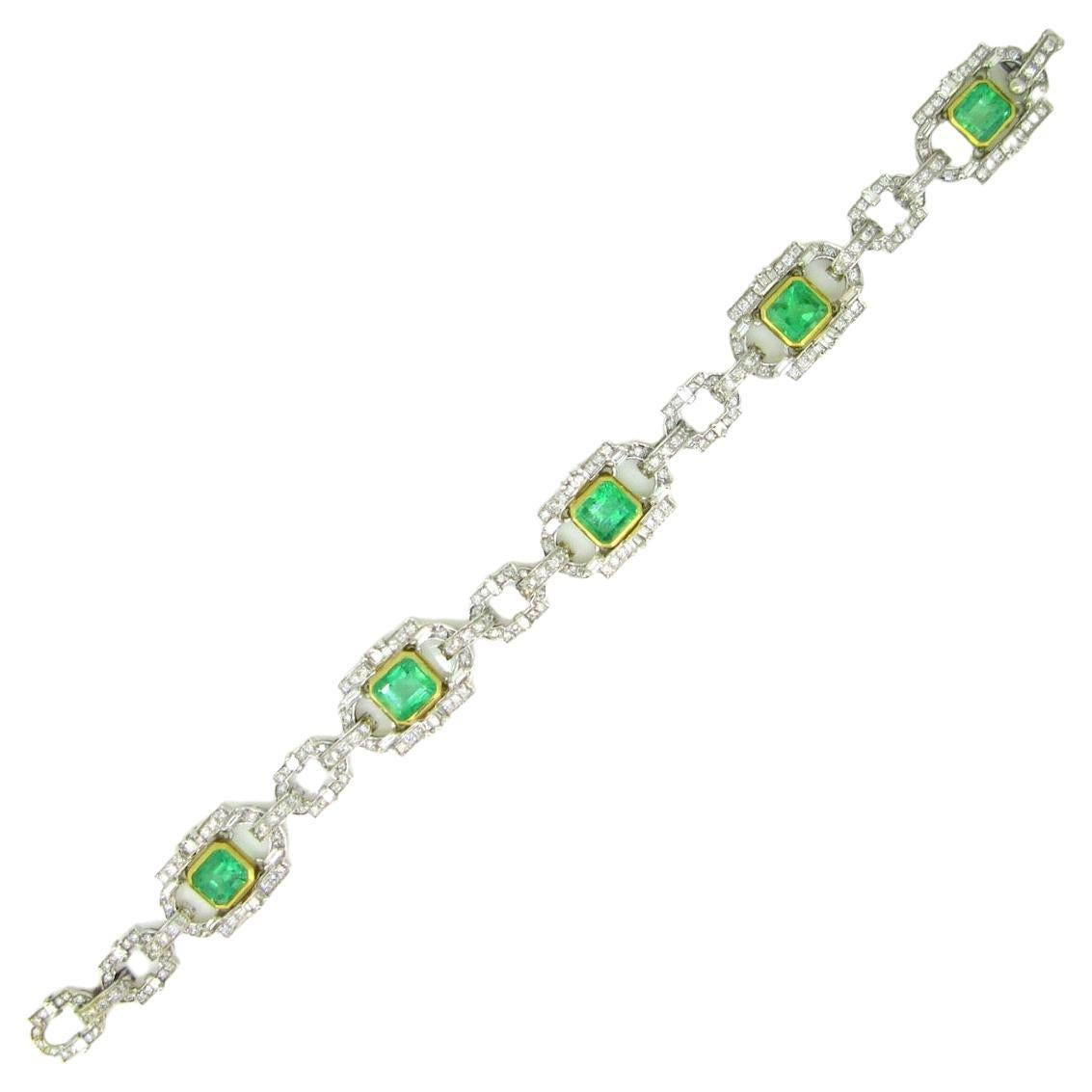 12.90 Carats Deco Style Colombian Emeralds and Diamonds Links Bracelet en 18 K K
