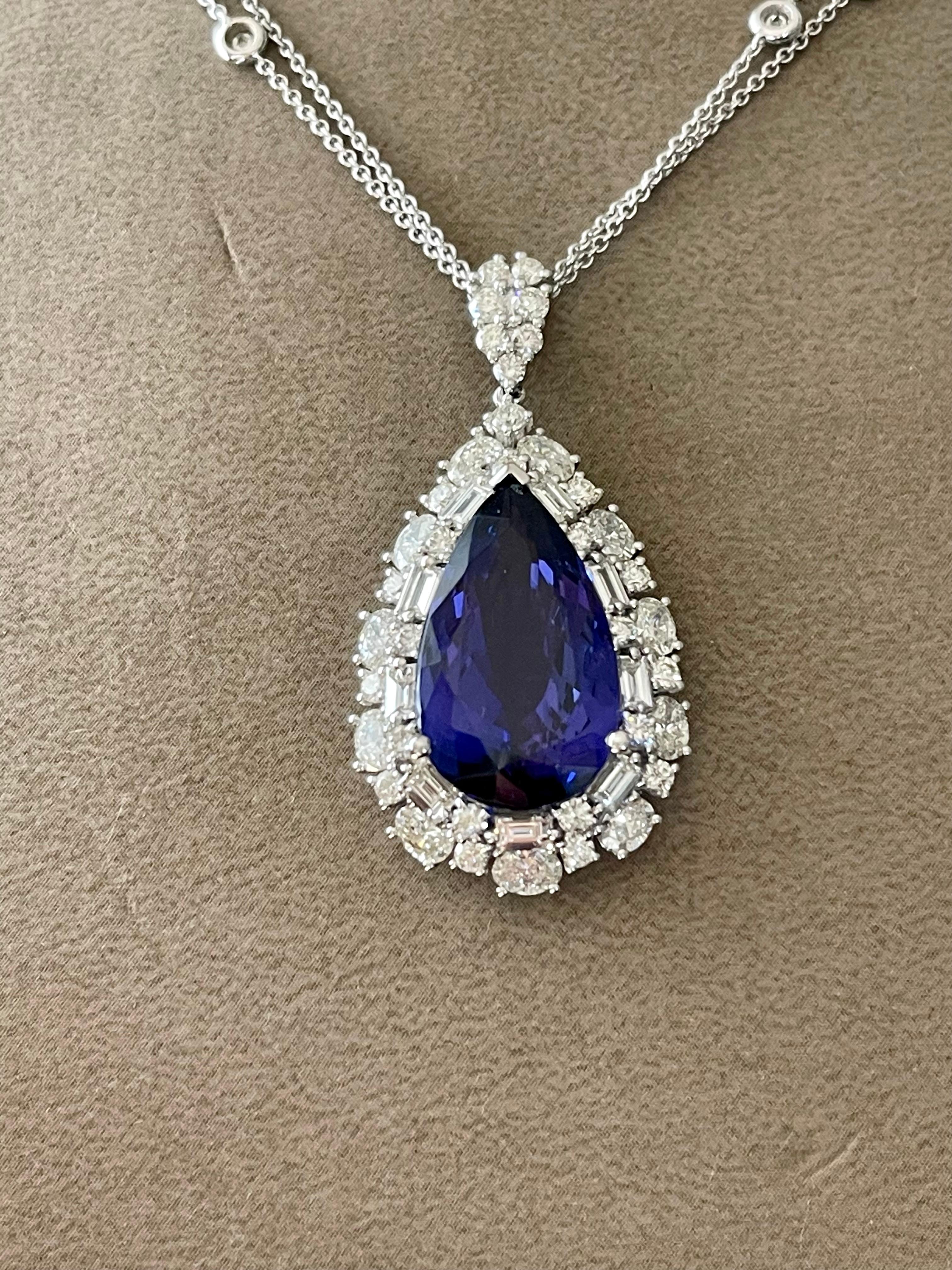 12.90 Carat Tanzanite Diamond Pendant with Chain 18k White Gold For Sale 1