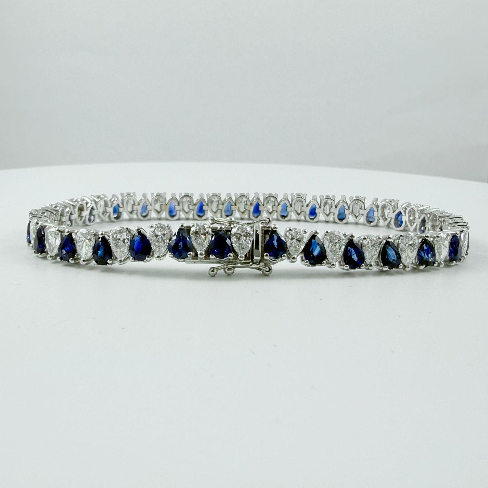 Zafiro en forma de pera de 12,91 quilates y pulsera de tenis con diamantes en oro blanco de 14 quilates Corte pera en venta