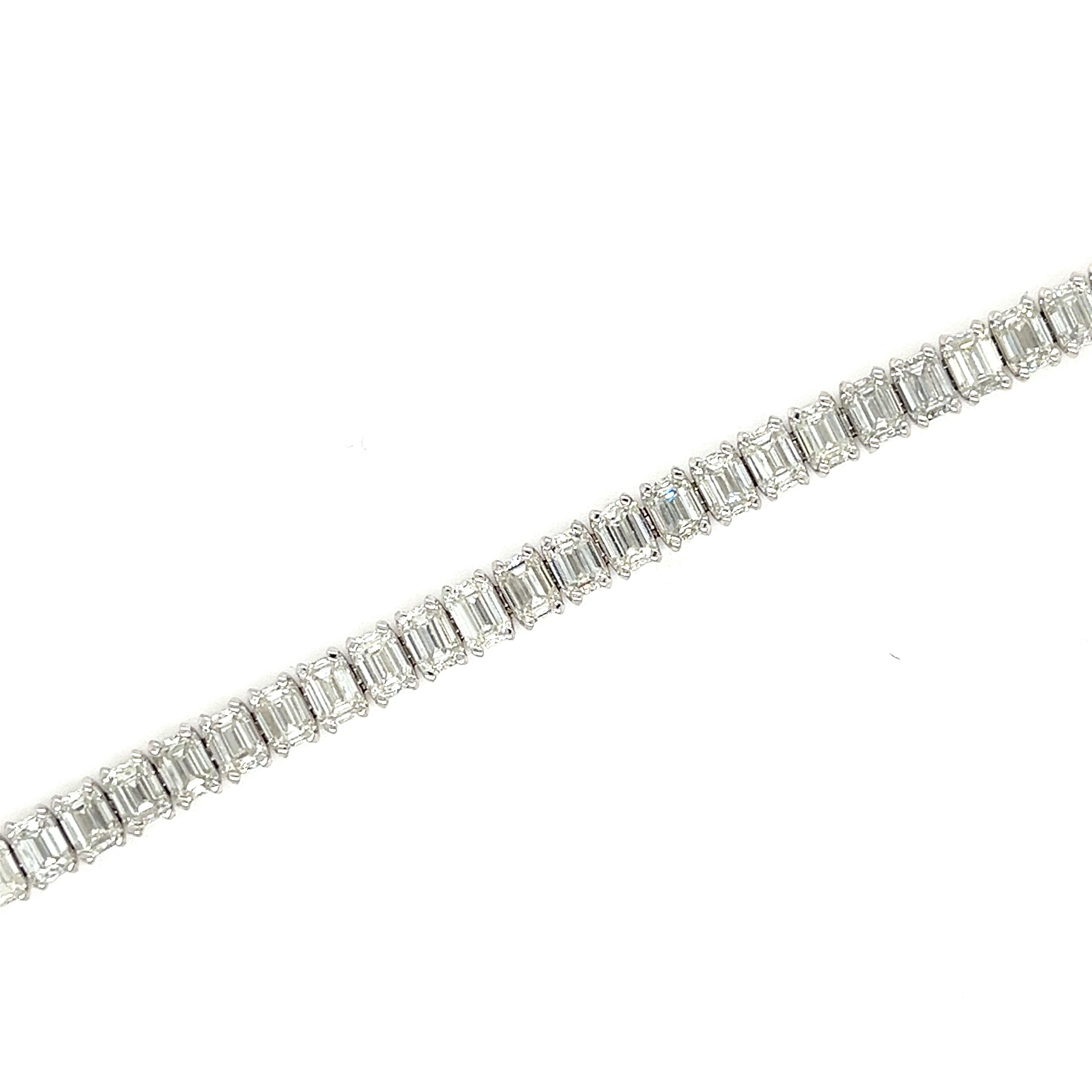 Baguette Cut 12.92ct Diamond Tennis Bracelet 18kt White Gold For Sale