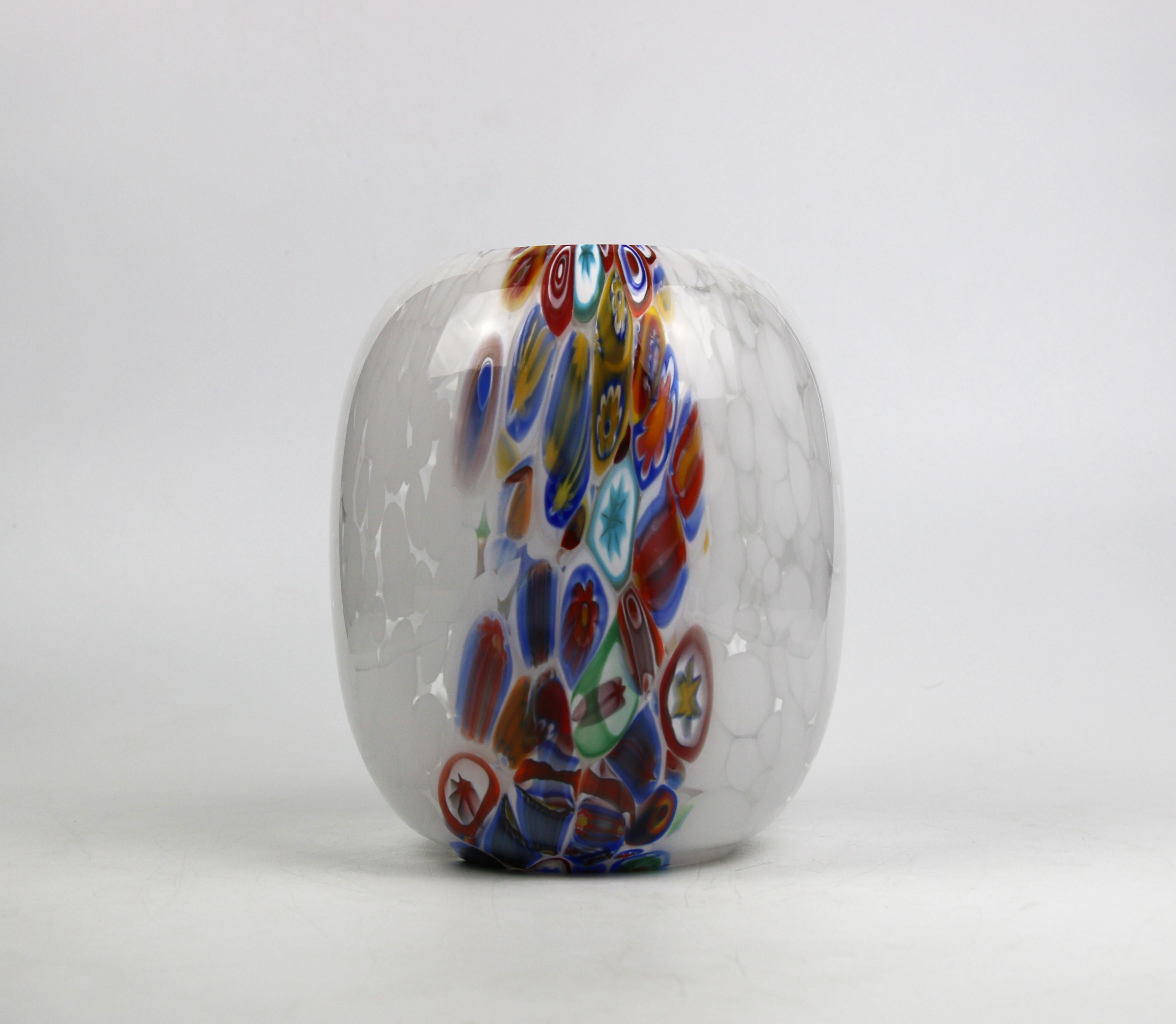 1295 Murano Art Glass Cilinder Vase Hand Made in Venice/Murano, White / Murrina For Sale 1
