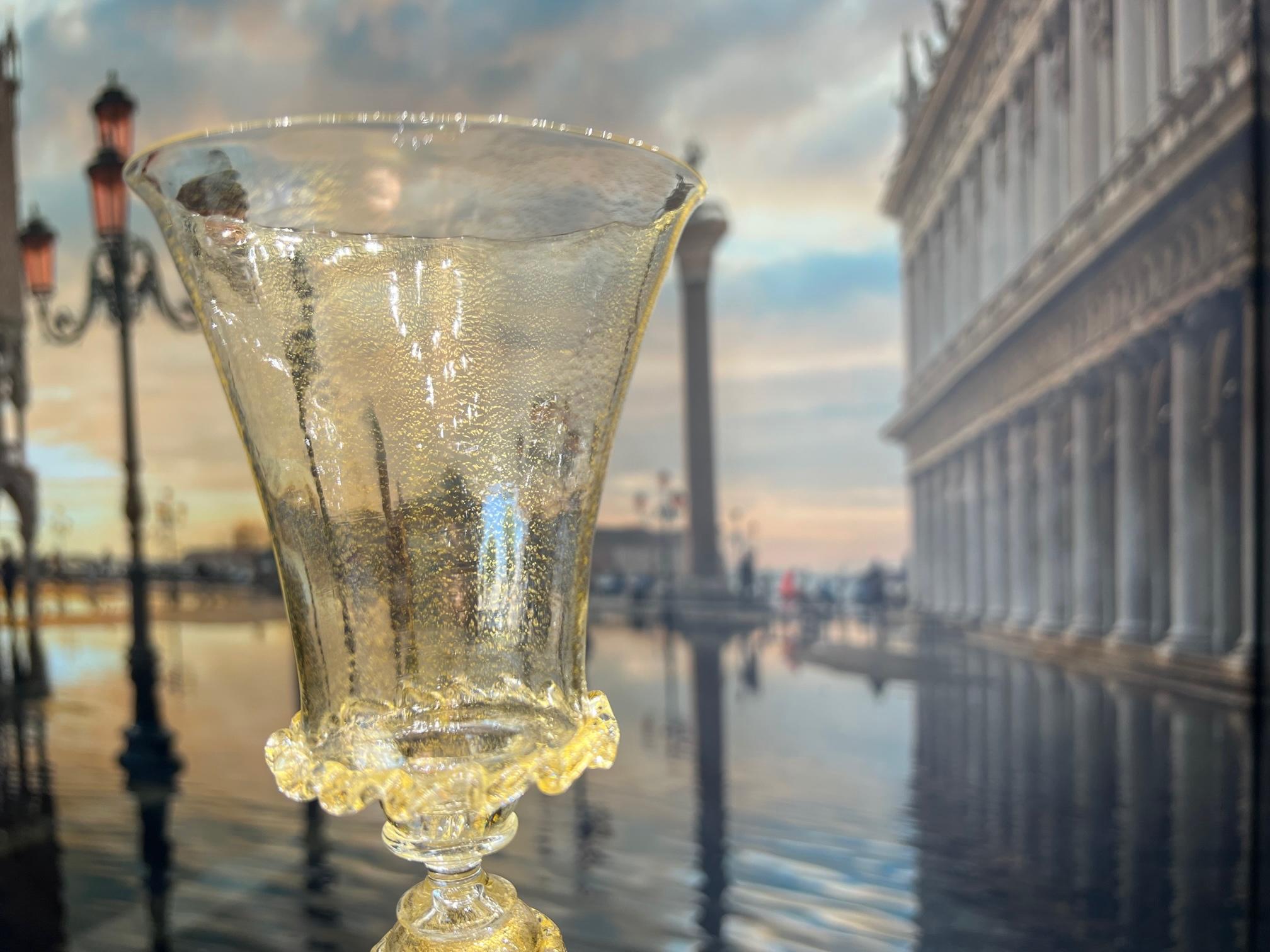 1295 Murano Goblet Hand Blown 24kt Gold Leaf, Certificate of Origin In New Condition For Sale In Venice, VE