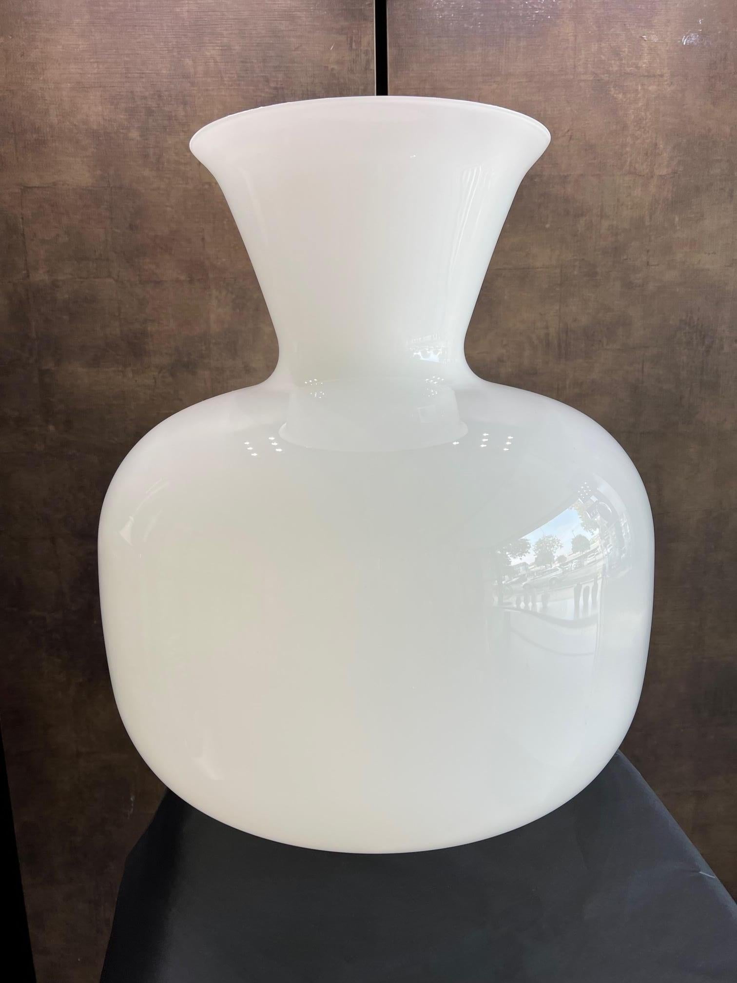 Italian 1295 Murano Hand Blown White Murano Glass Design For Sale