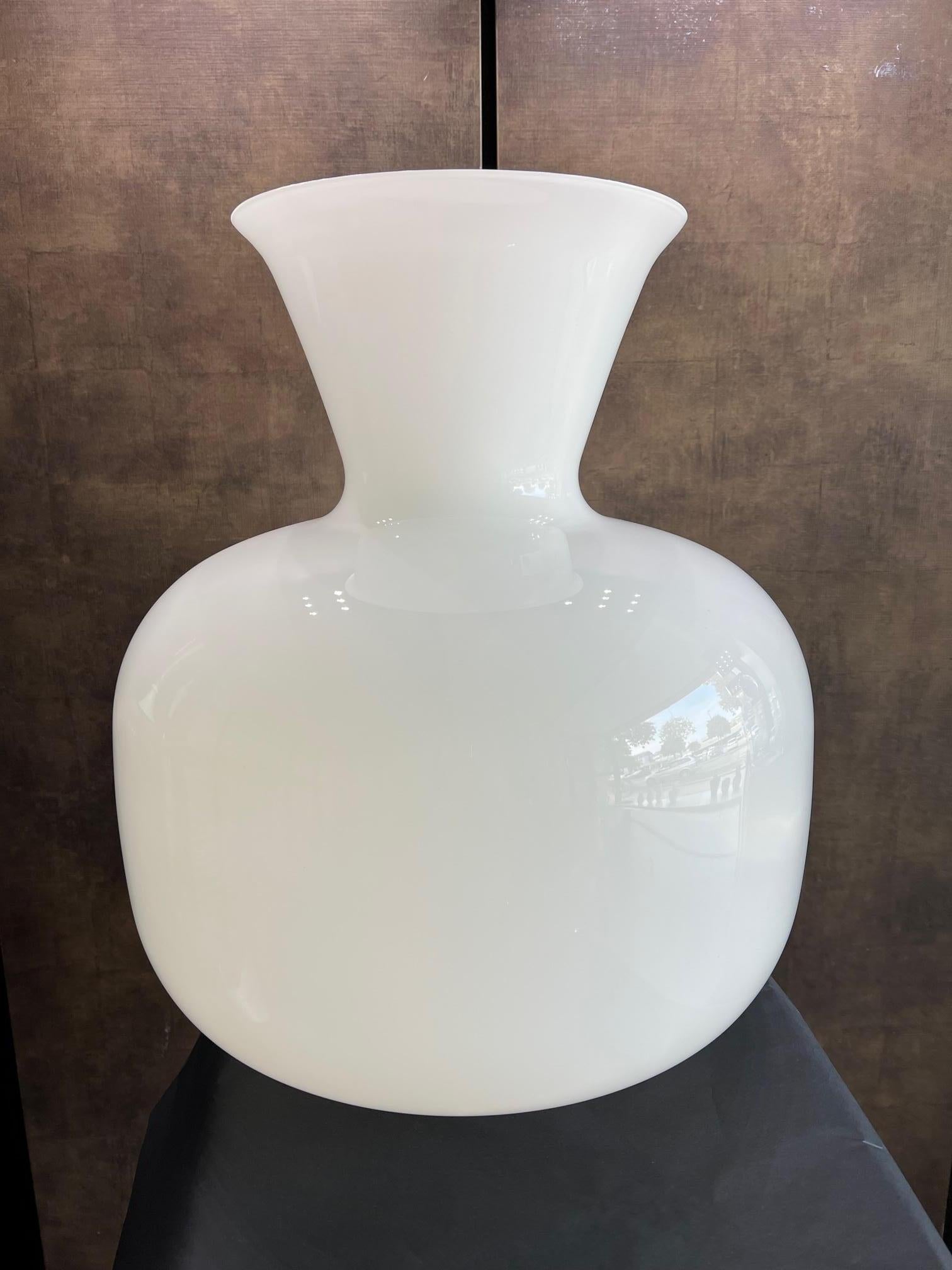 Hand-Crafted 1295 Murano Hand Blown White Murano Glass Design Big For Sale
