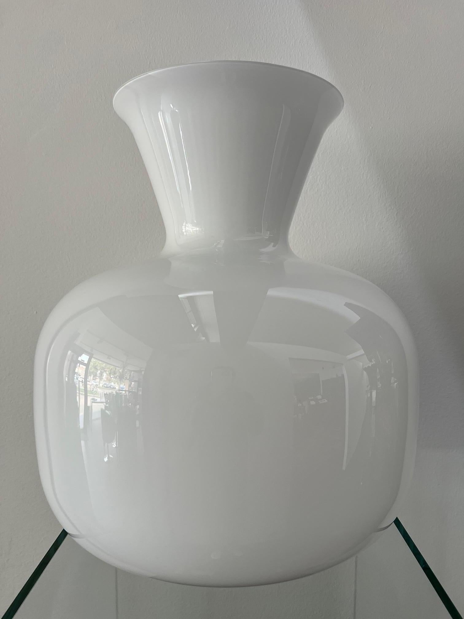 1295 Murano Hand Blown White Murano Glass Design For Sale 2