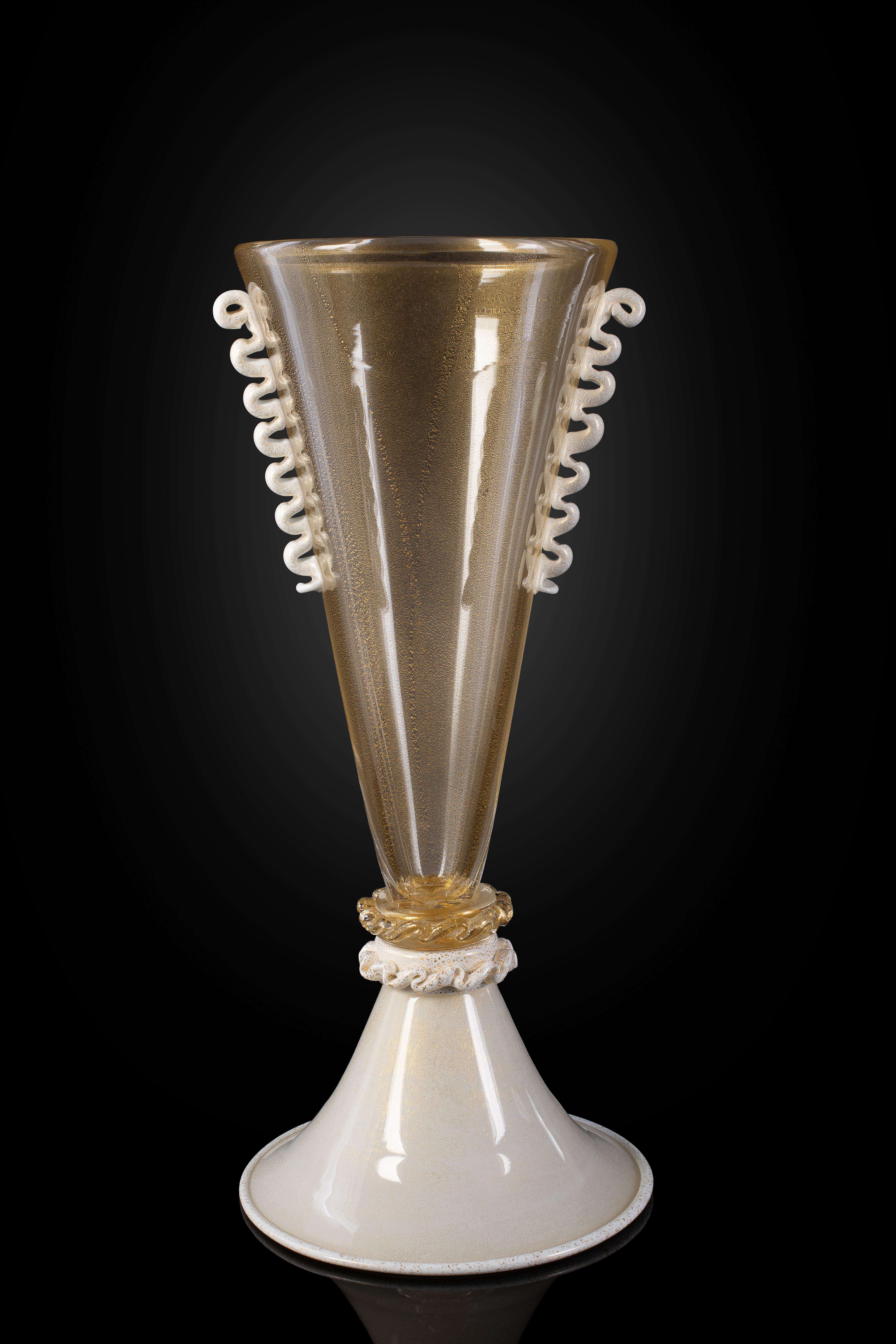 Italian 1295 Murano Hand Made Art Glass Lattimo Vase