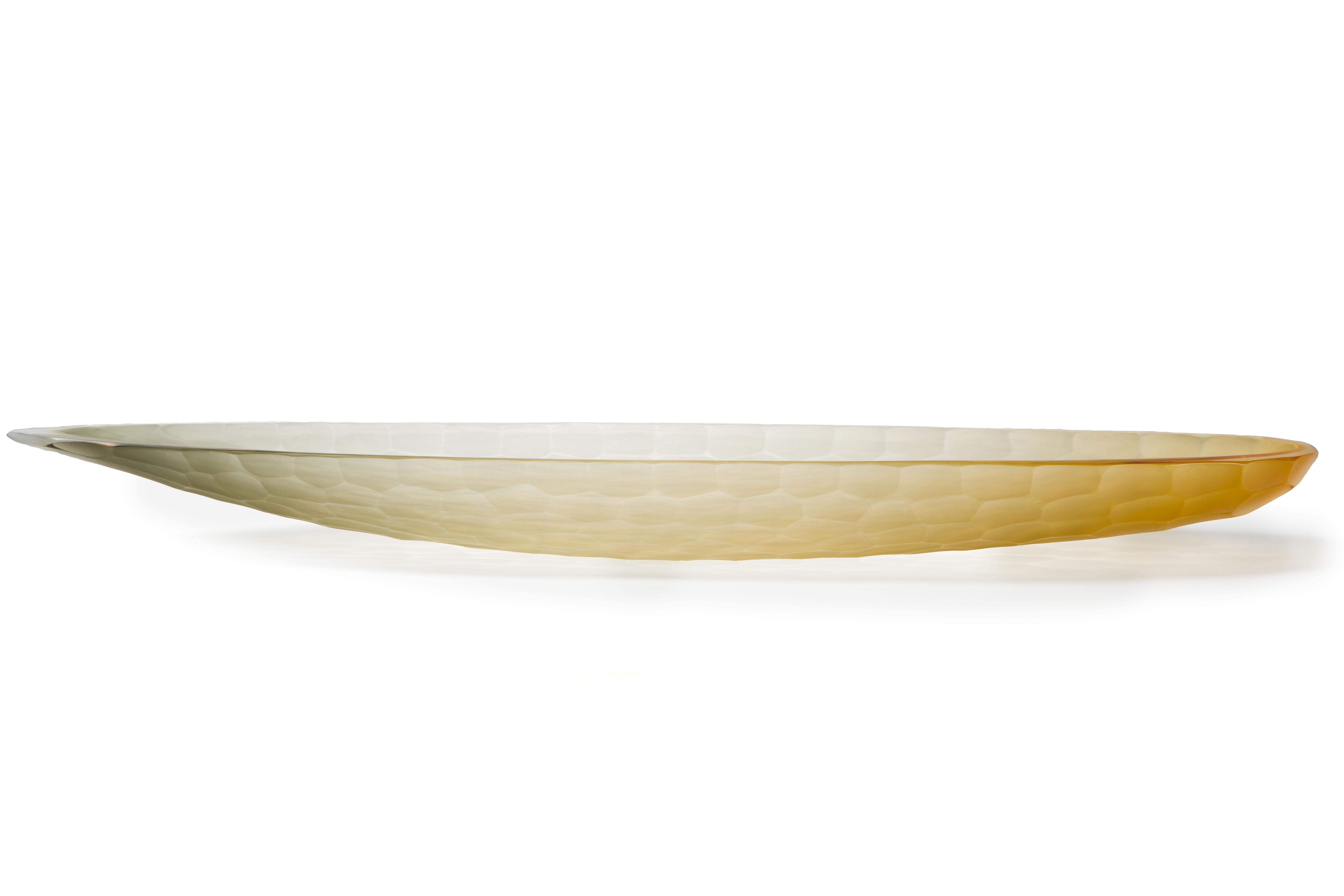 Unser Ziel ist die Emotion, durch das Glas, durch den Geist der Kunst zu erhellen.

1295 MURANO ist ein Ofen, ein Designlabor und ein Blickwinkel für die Inneneinrichtung
zu den exklusivsten Produktionen aus Muranoglas.
Unser Glas ist original,