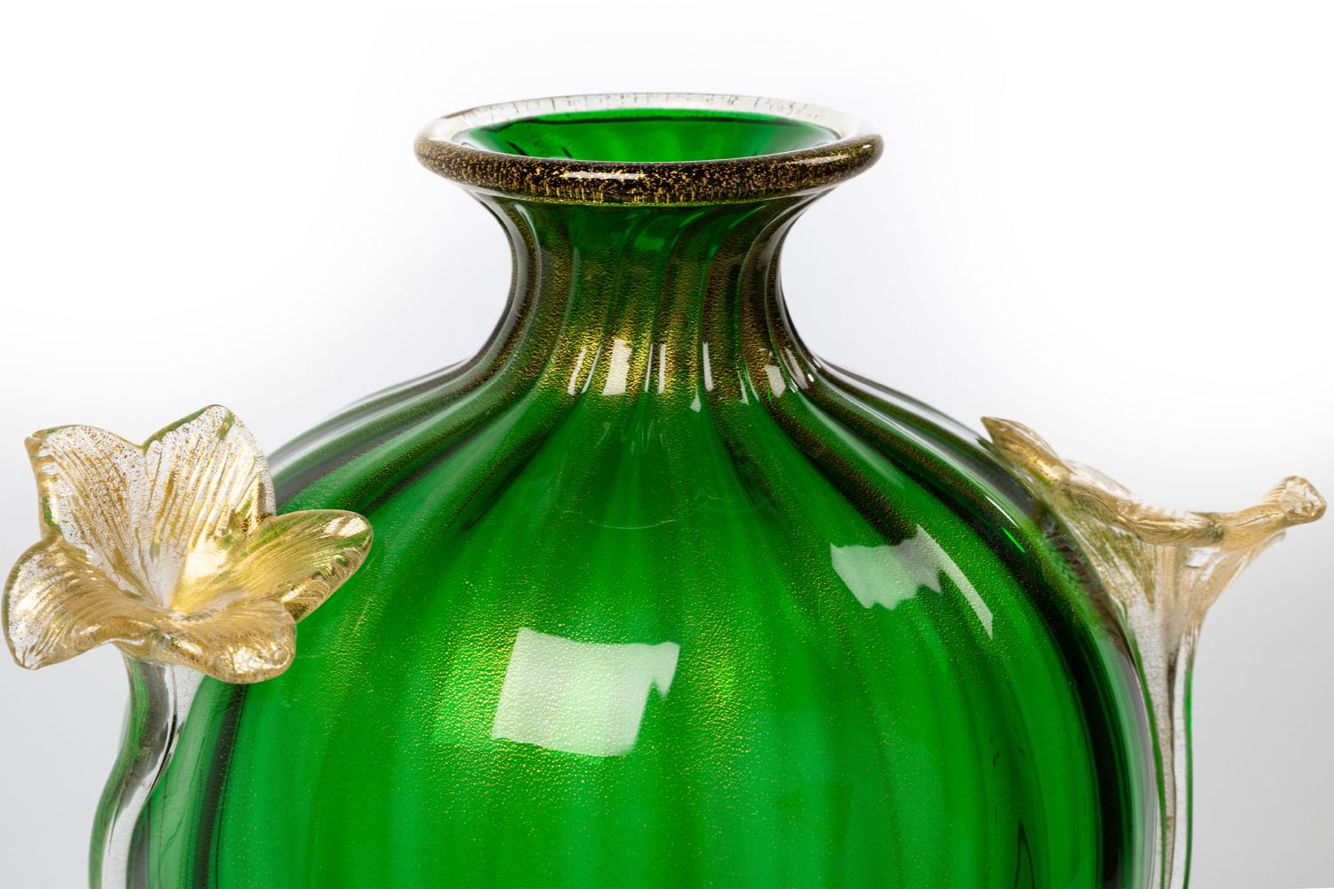 Italian 1295 Murano Hand Made Art Glass Vase, Eternal Glass Anfora emerald 24k Gold Leaf For Sale