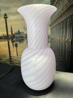 1295 Murano Hand Made "Ca Savio" Two Tone Pink Torchon Blown Glass Vase