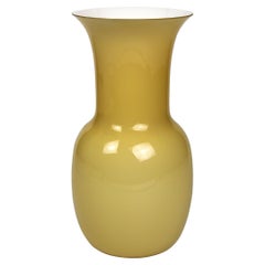 1295 Handgefertigte Vase "Ca Savio" aus Murano, weiß und ockergelb, kleine Größe