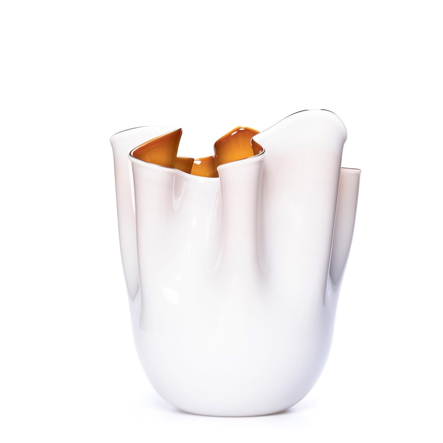 1295 Murano Handmade Glass Art Vase White & Amber Foulard In New Condition For Sale In Venice, VE