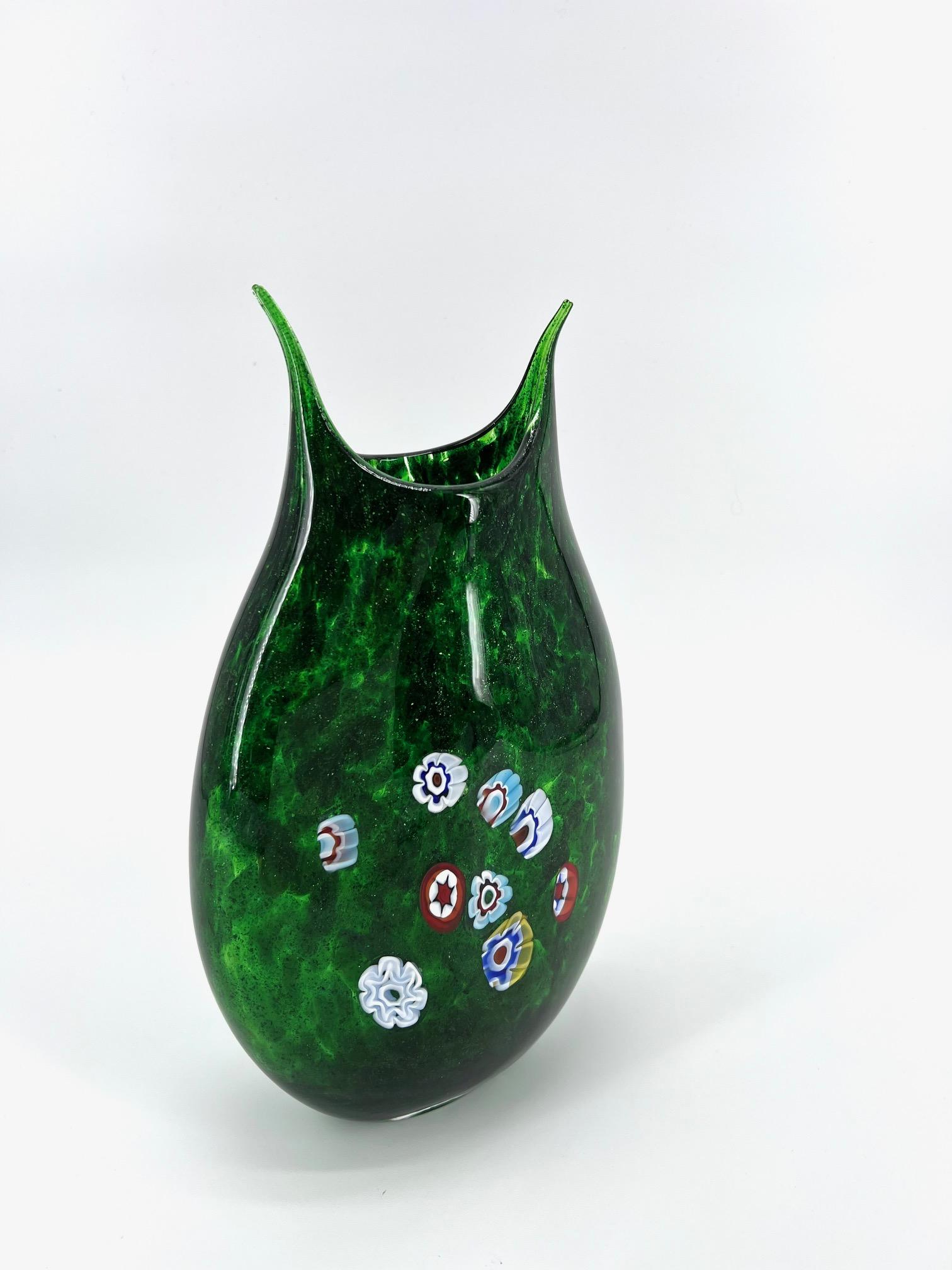1295 Murano Hand made Green Avventurina Murrine Vase hauteur 17.7 Inches Neuf - En vente à Venice, VE