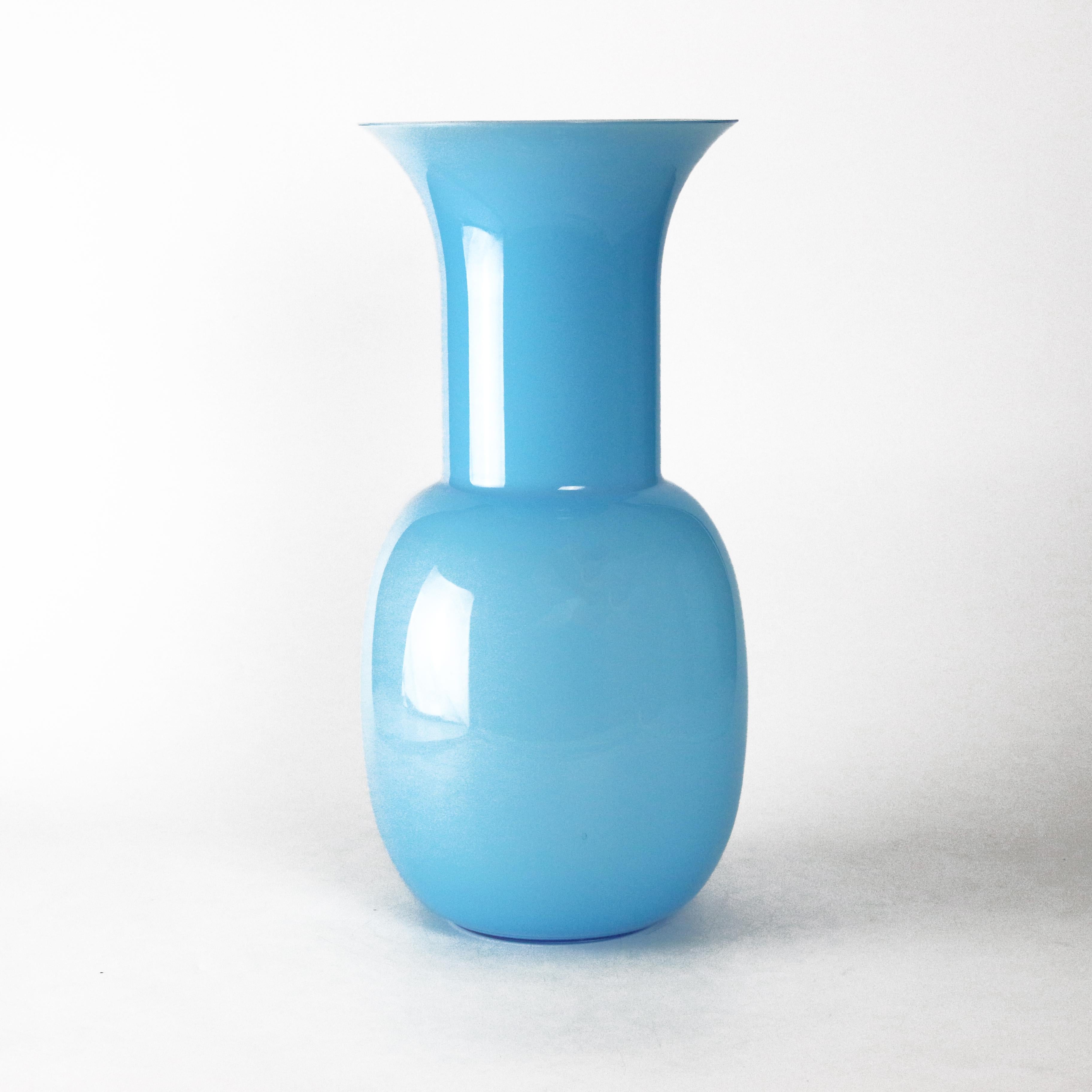 Italian 1295 Murano Hand Made Murano Art Glass, White / Turquoise, Medium Size Vase For Sale