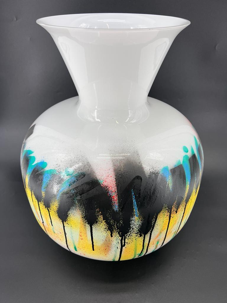 1295 Murano STREET ART Murano Glas Vase, Hand Made Dekor Street Art Edition   (Handgefertigt) im Angebot
