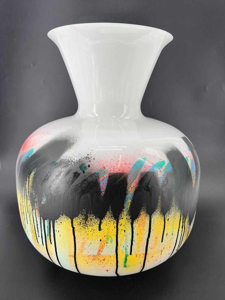 Verre d'art 1295 Murano STREET ART Vase en verre de Murano, décor fait à la main édition street art.   en vente