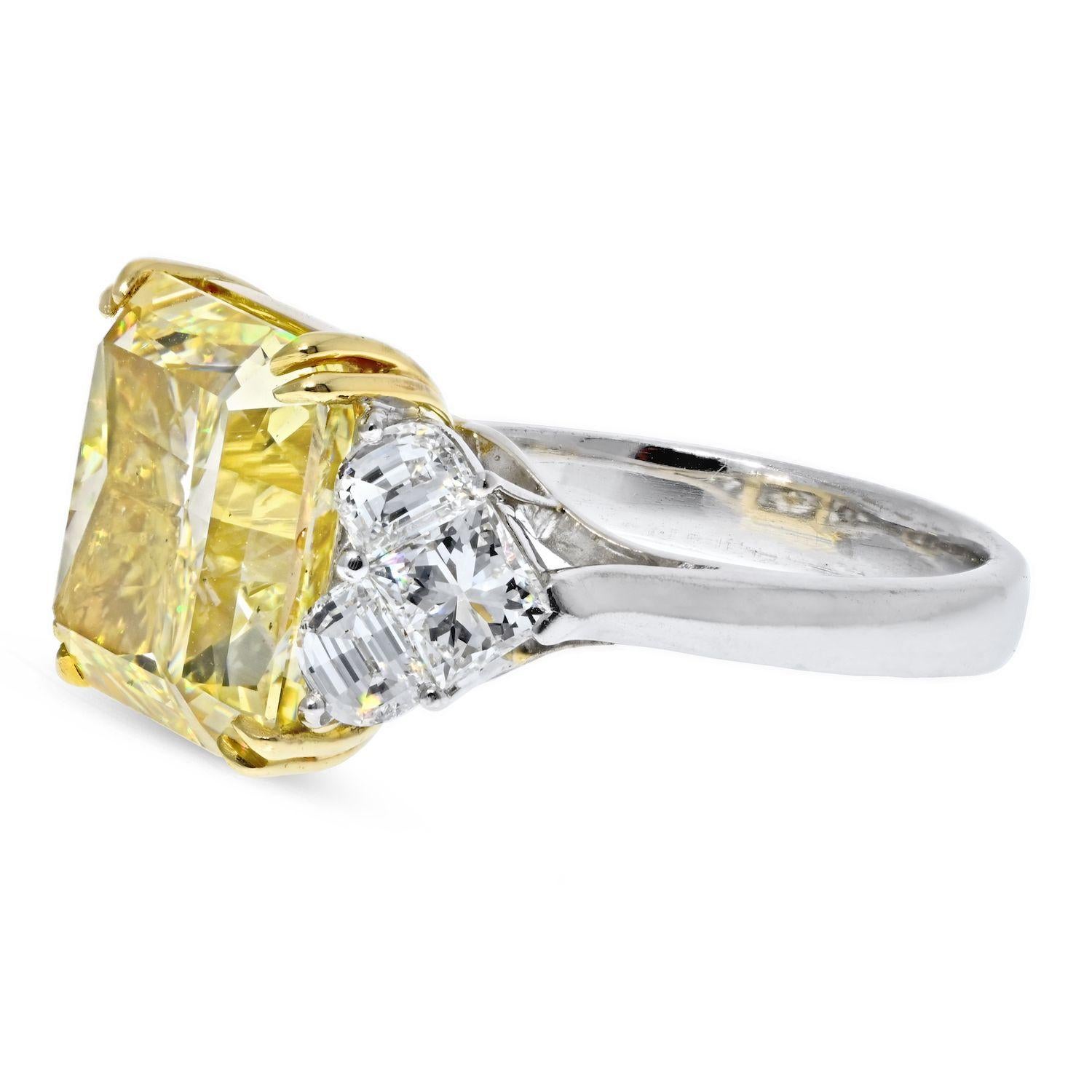 12,96 Karat Diamant im Strahlenschliff Fancy Gelb SI1 GIA Verlobungsring (Moderne) im Angebot