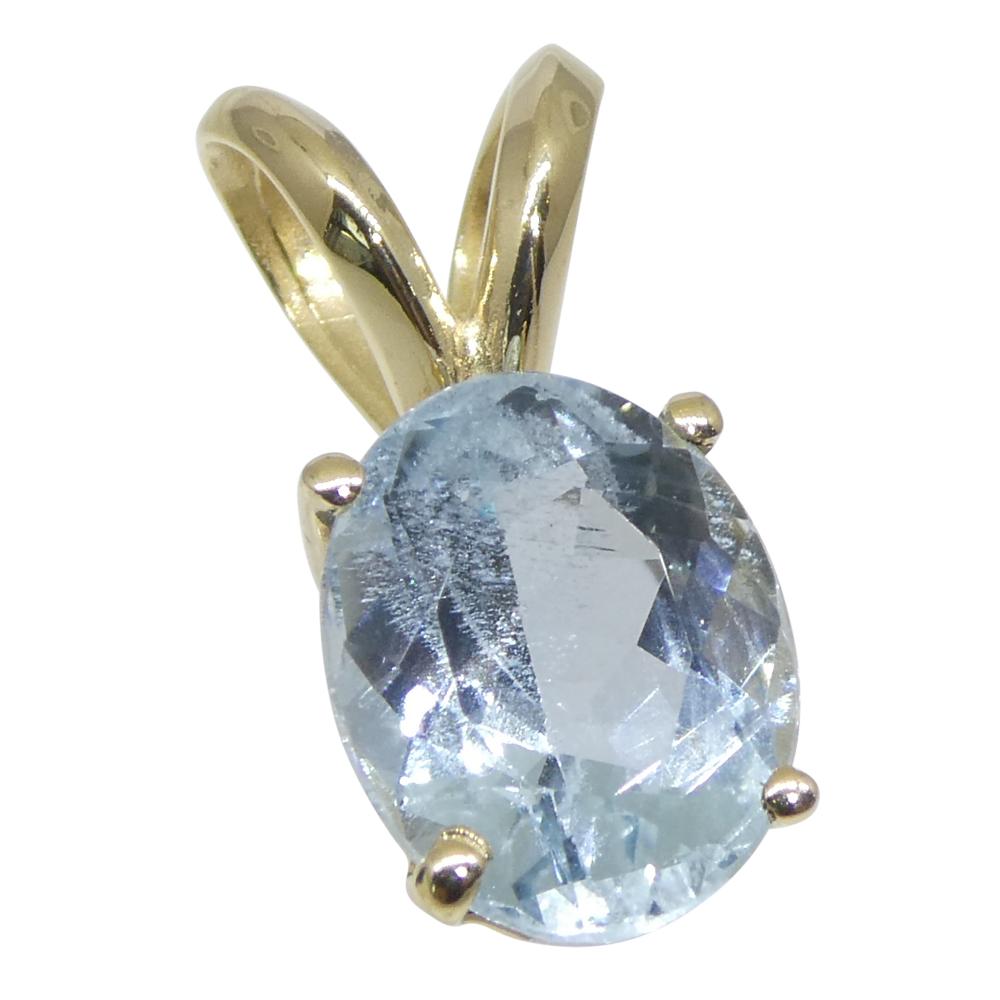 Oval Cut 1.29ct Oval Blue Aquamarine Pendant set in 14k Yellow Gold For Sale