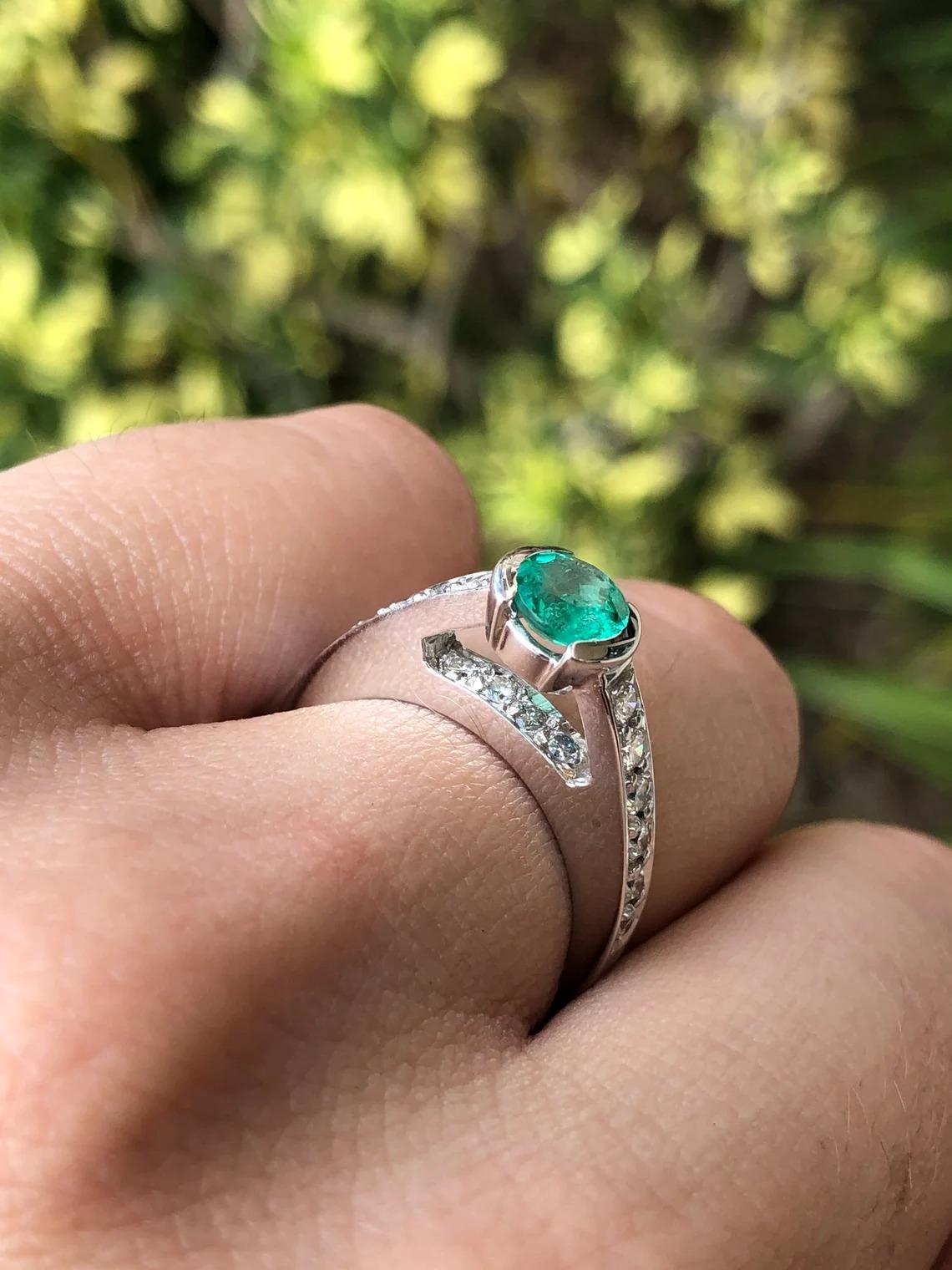 1.29tcw 14K Colombian Emerald-Round Cut & Diamond Engagement Ring In New Condition For Sale In Jupiter, FL