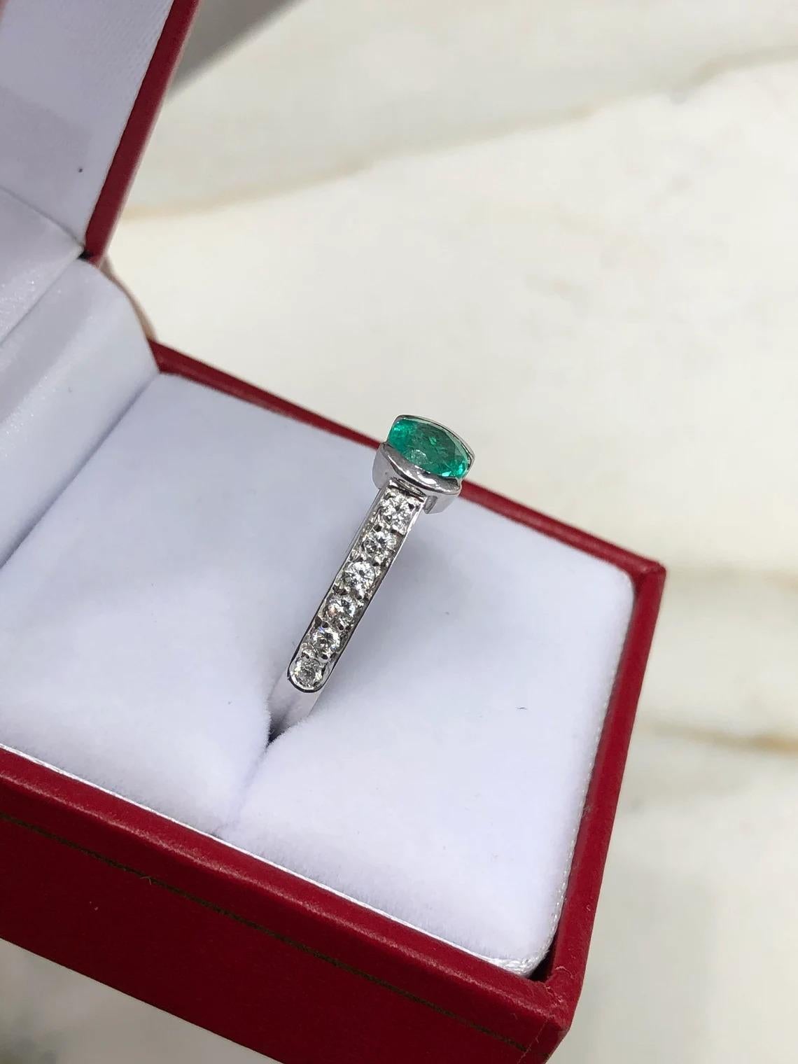 1.29tcw 14K Colombian Emerald-Round Cut & Diamond Engagement Ring For Sale 3