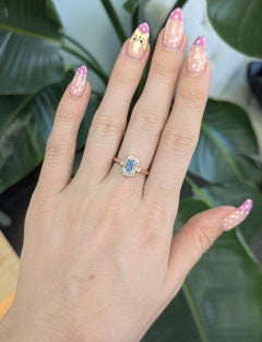 1.2Ct Aquamarine Ring with Earth Mined Diamond Accents: Solid 14K Gold, 7x5mm