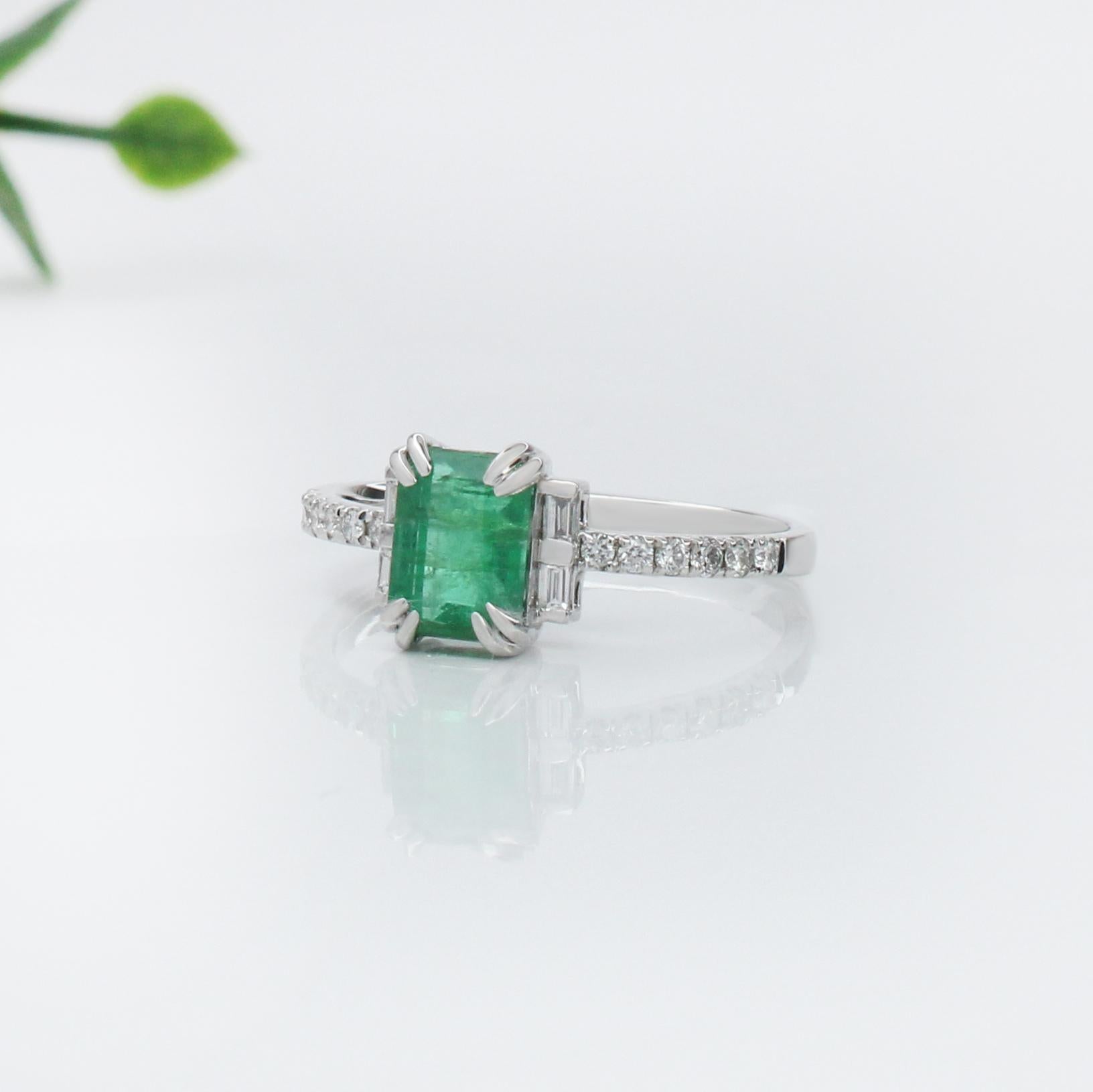 1.2ct Emerald Ring w Earth Mined Diamonds in Solid 14K Gold  EM 7x5mm In New Condition For Sale In Columbus, OH