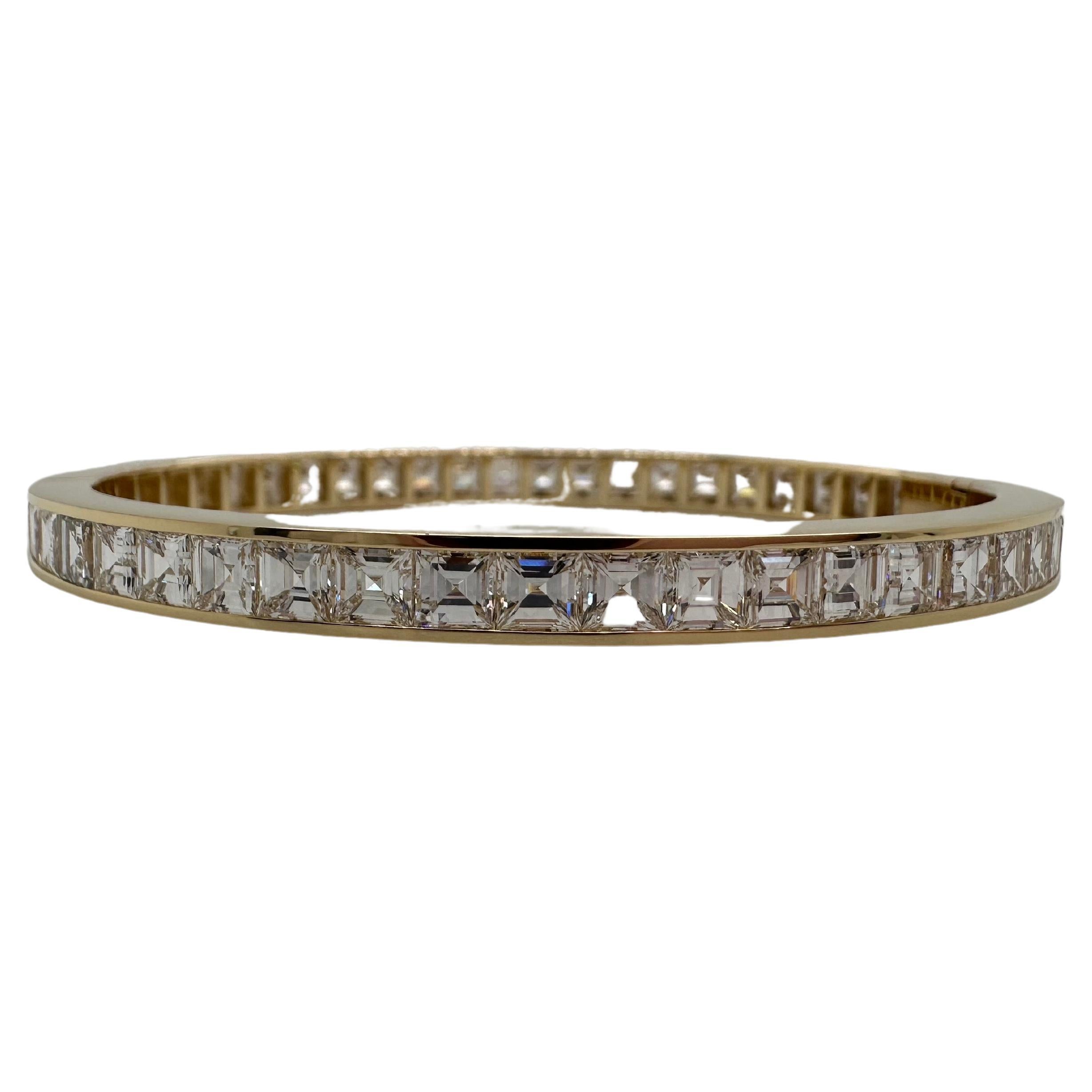 12ct Luxury bangle bracelet 18KT gold For Sale