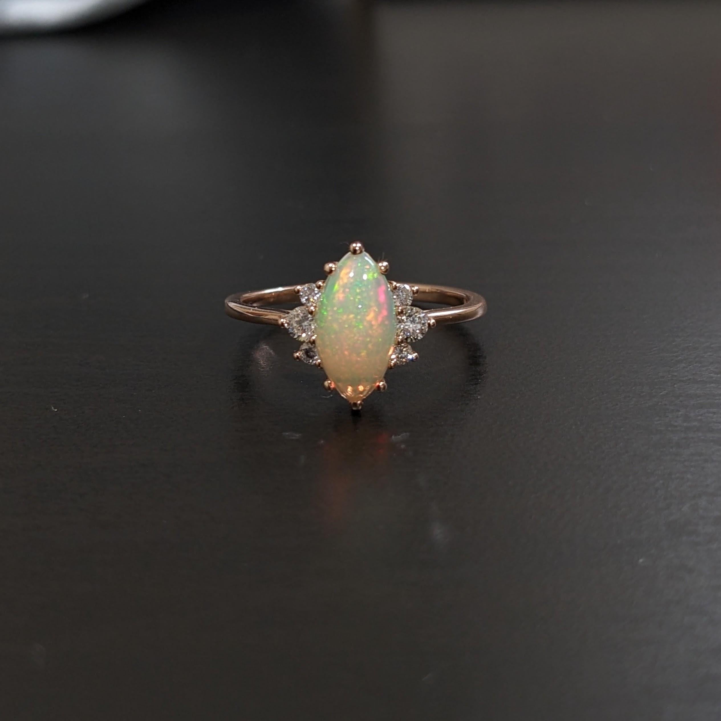 1.2 Karat Opal Ring mit natürlichen Diamant-Akzenten aus massivem 14k Gelbgold Oval 10x5 mm Damen im Angebot