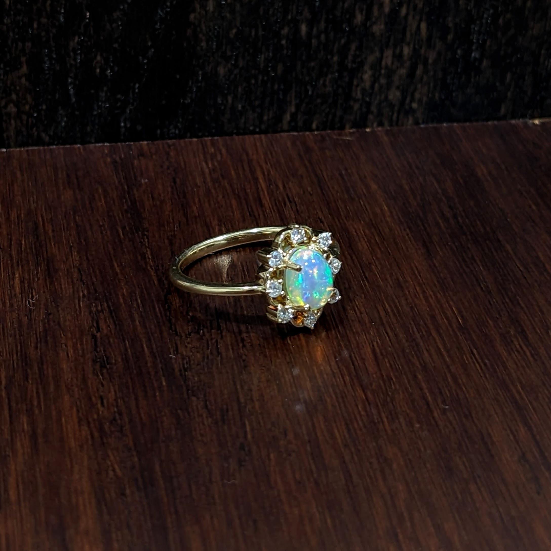 Women's 1.2ct Opal Ring w Natural Diamonds in Solid 14K Yellow Gold Oval Cut 7x5mm For Sale
