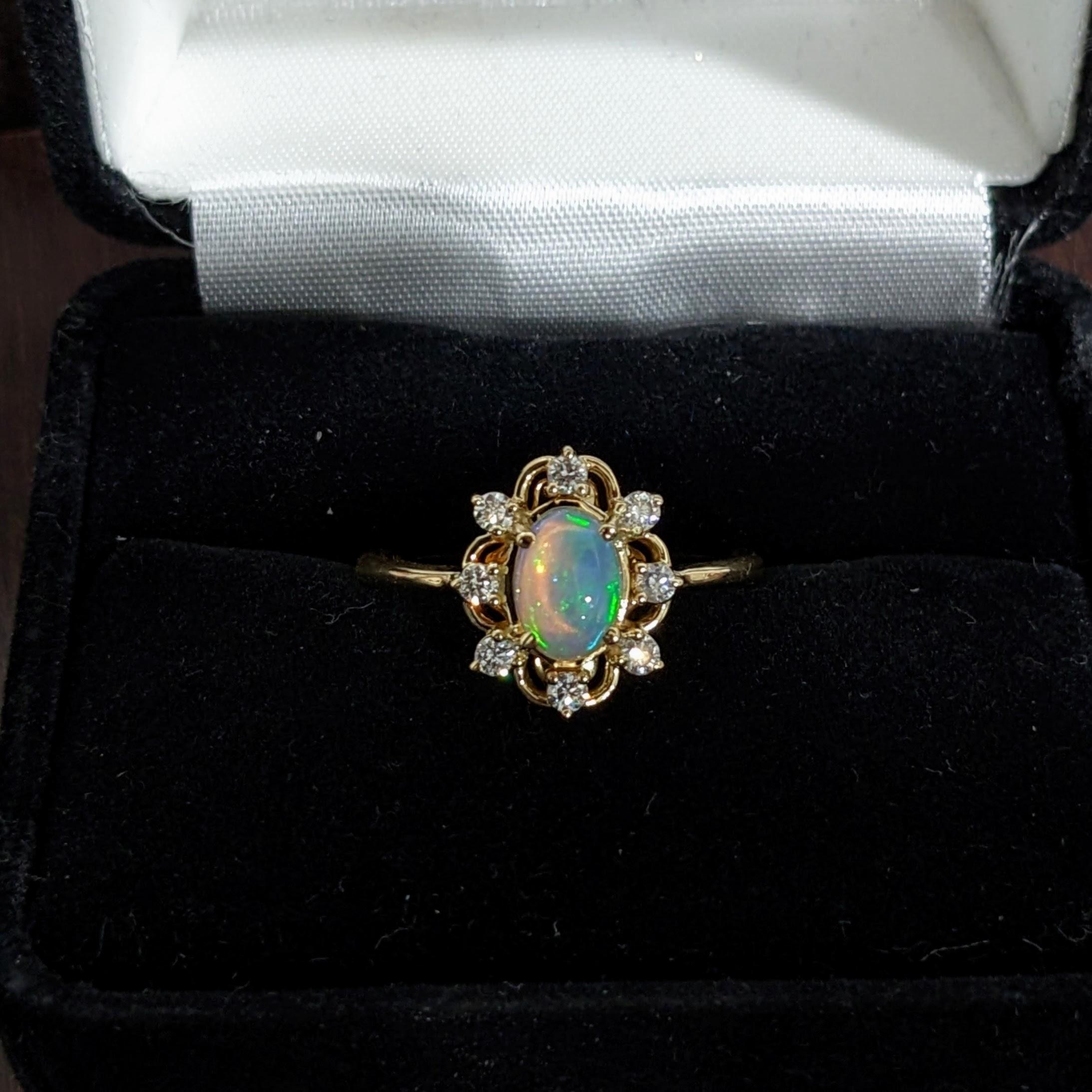 1.2 Karat Opalring mit natürlichen Diamanten in massivem 14K Gelbgold Ovalschliff 7x5 mm im Angebot 3