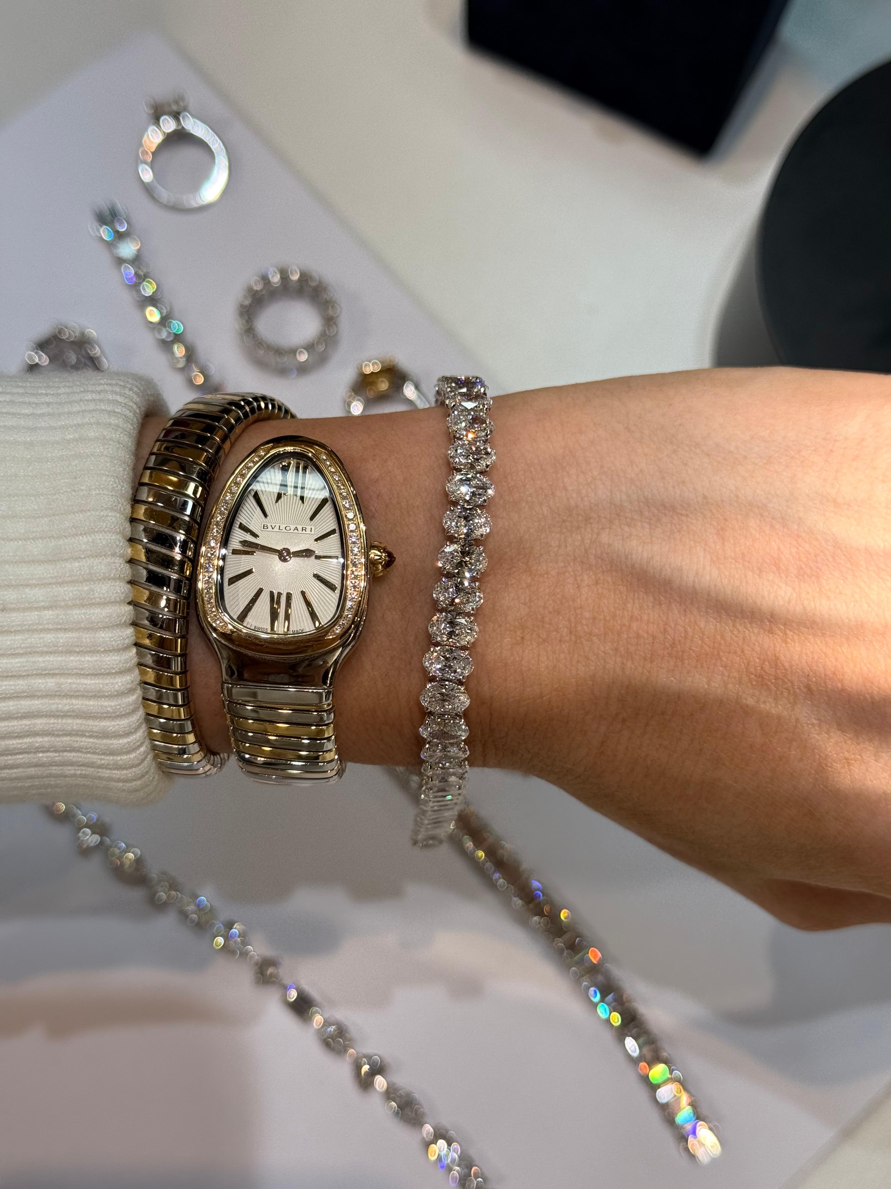 Moderne Bracelet tennis avec diamants ovales 12 carats en vente