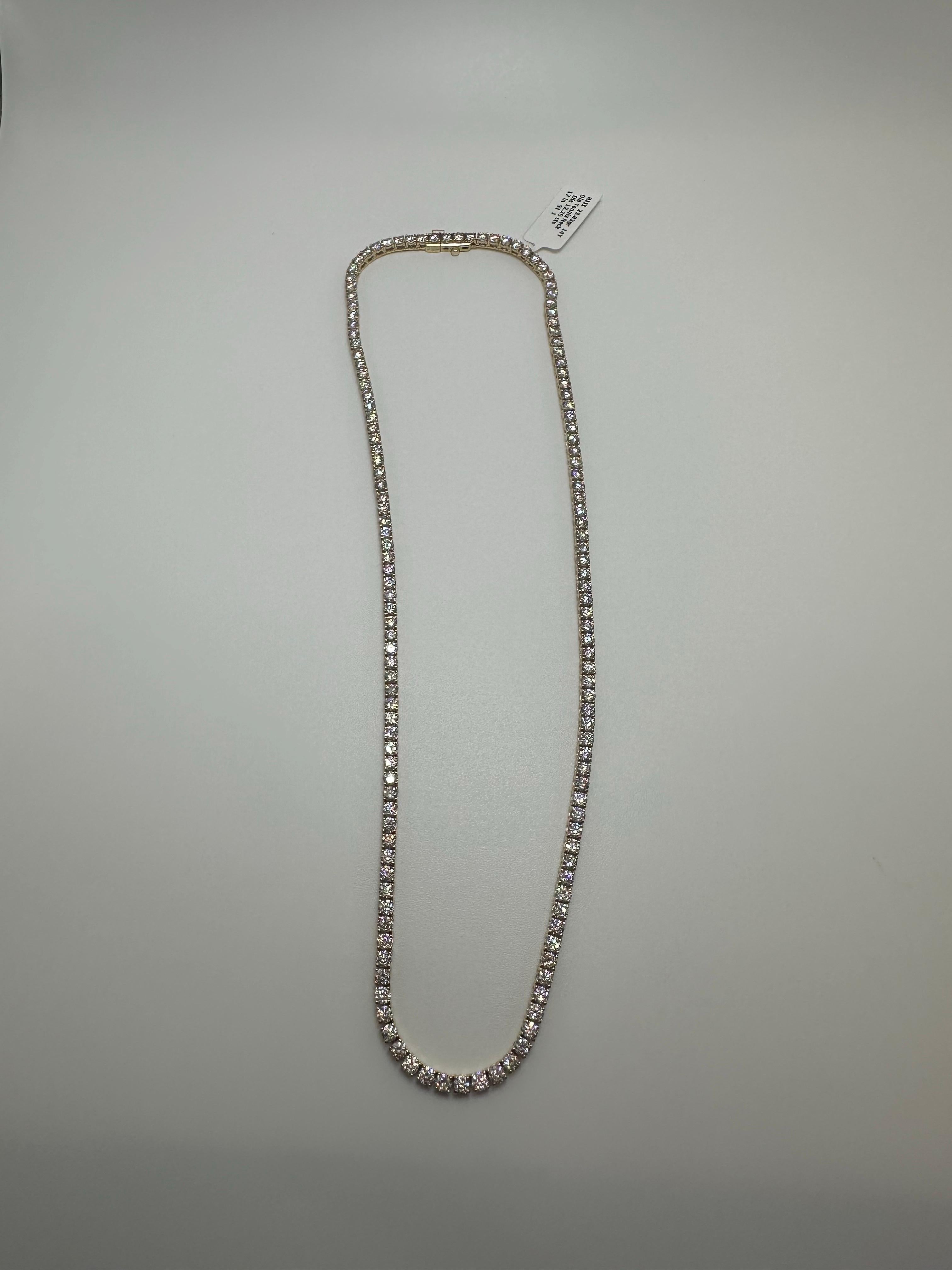 Stunning diamond necklace with 12 carats of diamonds in 14KT yellow gold, 17