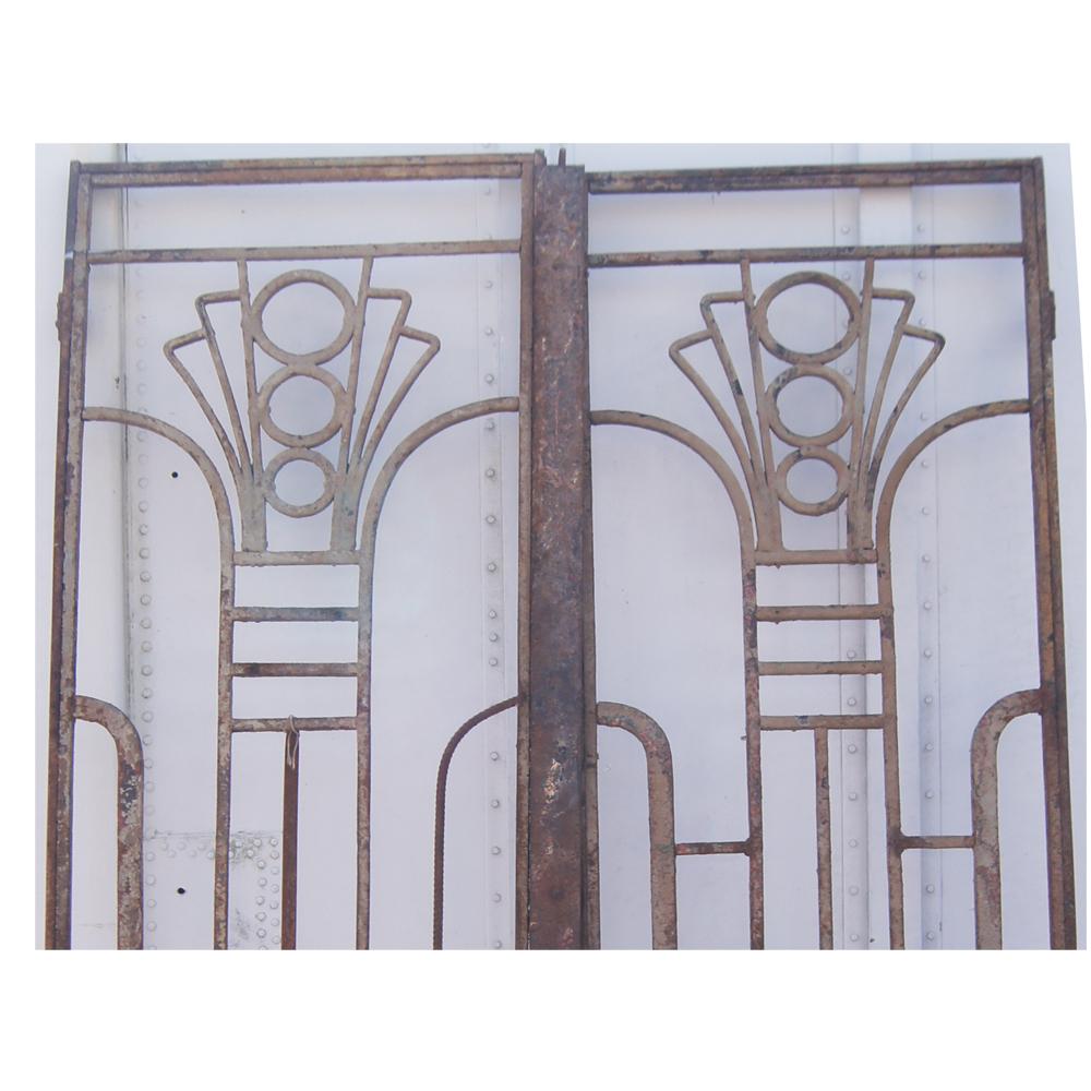 12FT Art Deco architectural gates 

Pair of gates from the Art Deco period. Wonderful patina.
 
