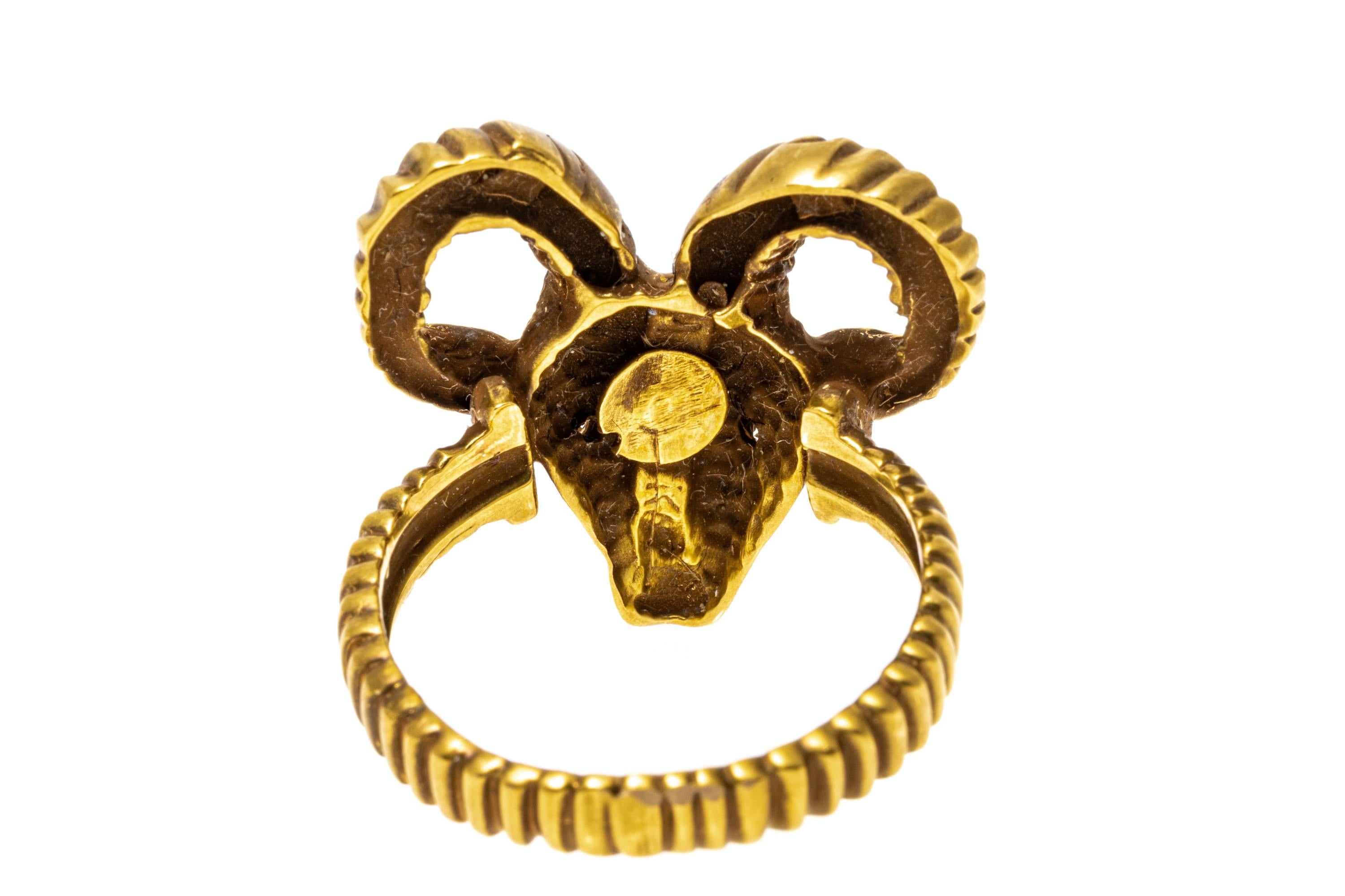 12 Karat brüniertes Gelbgold Figuraler Widderkopf-Ring mit Diamant-Augen 2
