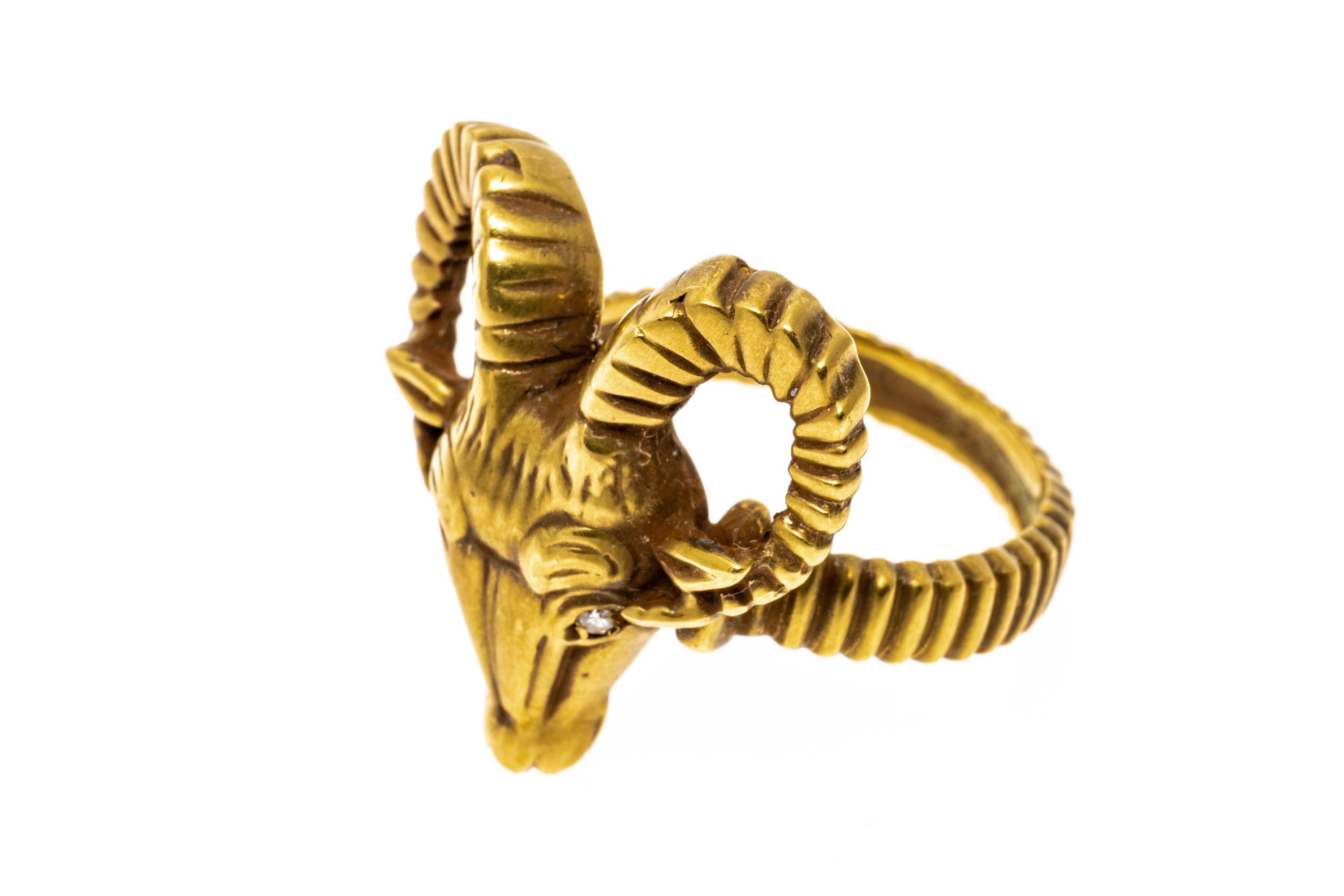 12 Karat brüniertes Gelbgold Figuraler Widderkopf-Ring mit Diamant-Augen 3