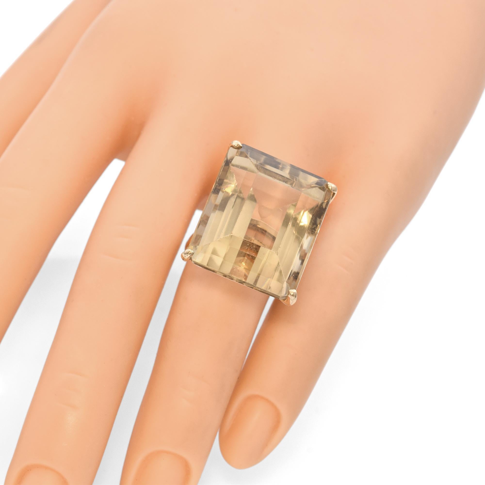 12K Gold 57,35 Karat. Smaragdschliff-Rauchquarz-Cocktailring im Angebot 2