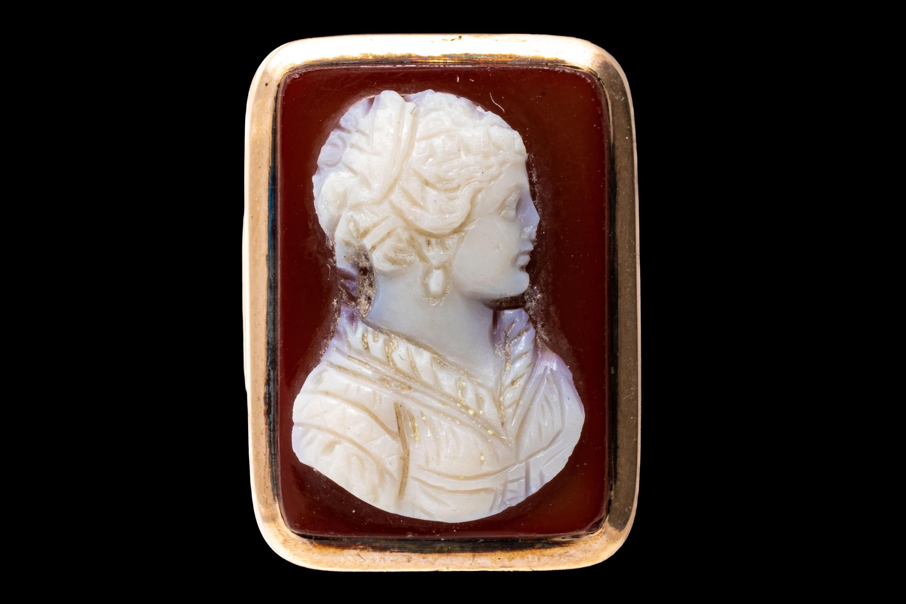 12k Gold Antique Rectangular Cameo Ring, Right Facing Bust For Sale 2