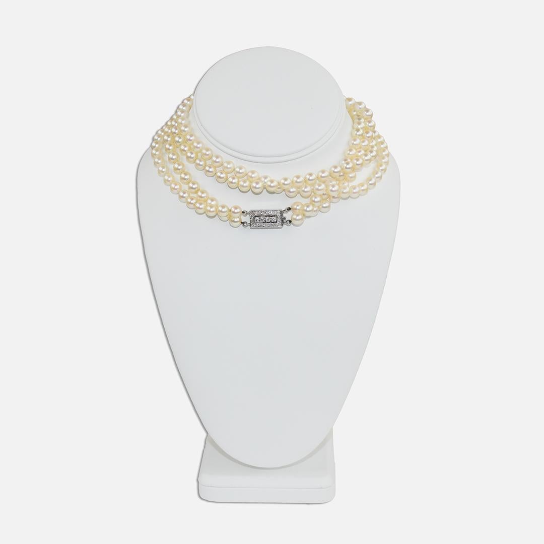 12K White Gold Vintage Double Strand Pearl Necklace with Diamond Clasp In Excellent Condition For Sale In Laguna Beach, CA