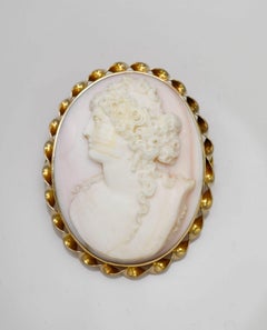 Broche de Concha Camafeo Antiguo Tallado en Oro Amarillo de 12K