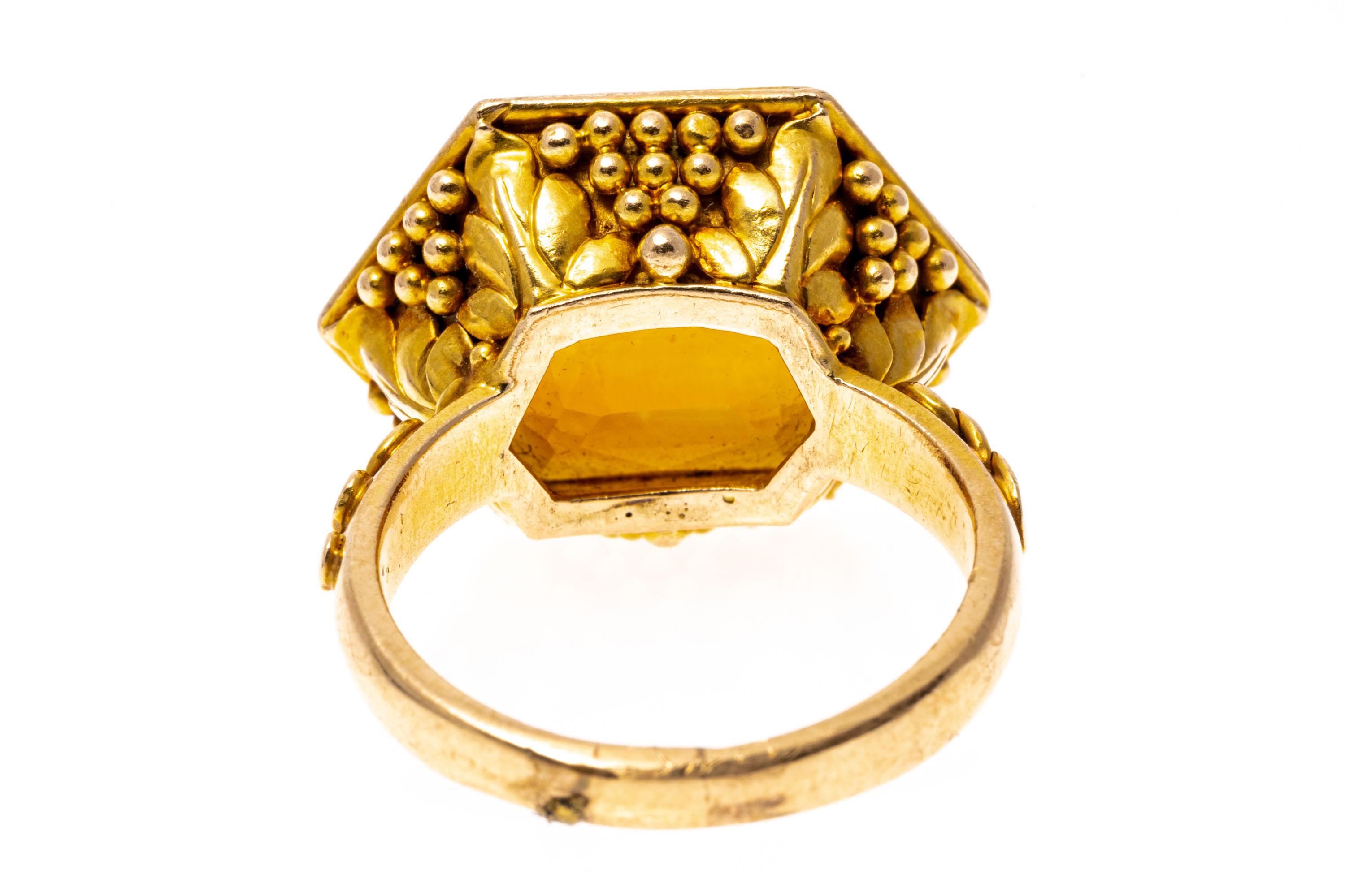 Sechseckiger Ring aus 12 Karat Gelbgold mit orangefarbenem Citrin, Trauben- und Weinmotiv, Größe 6,75 (Hexagonschliff) im Angebot