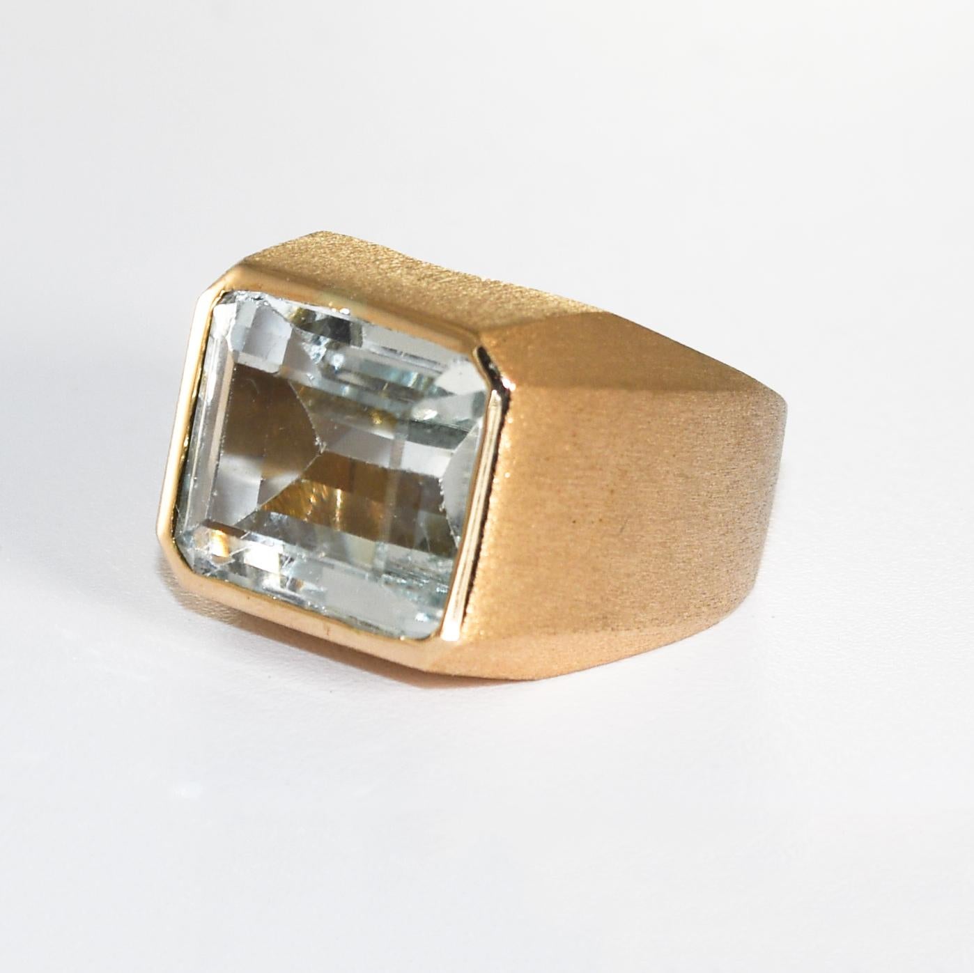 12K Yellow Gold Vintage Aquamarine Ring 14.2g en vente 1