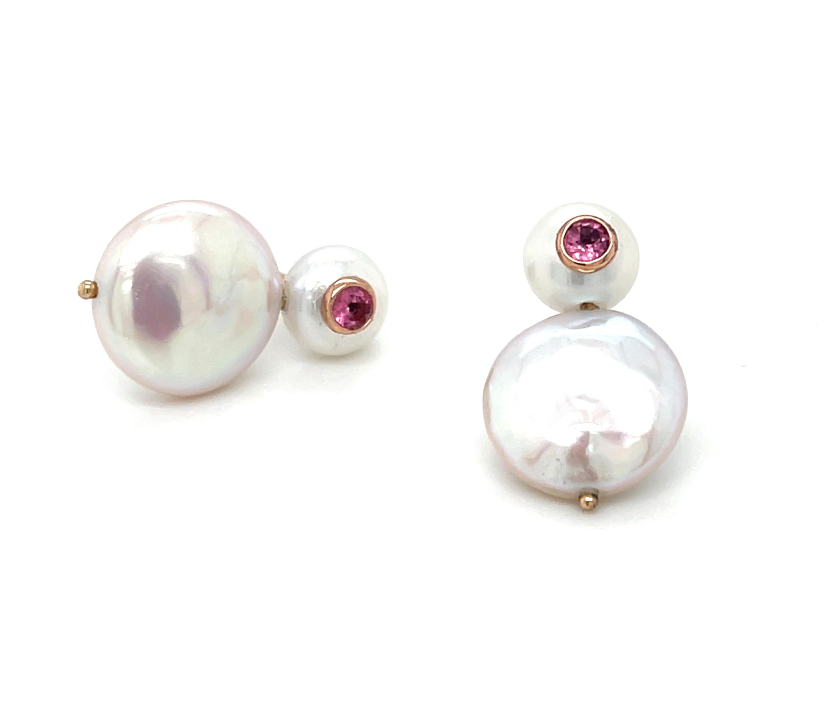 Artisan Boucles d'oreilles en or rose 14k avec perles de monnaie de 12mm et spinelles roses à facettes en vente
