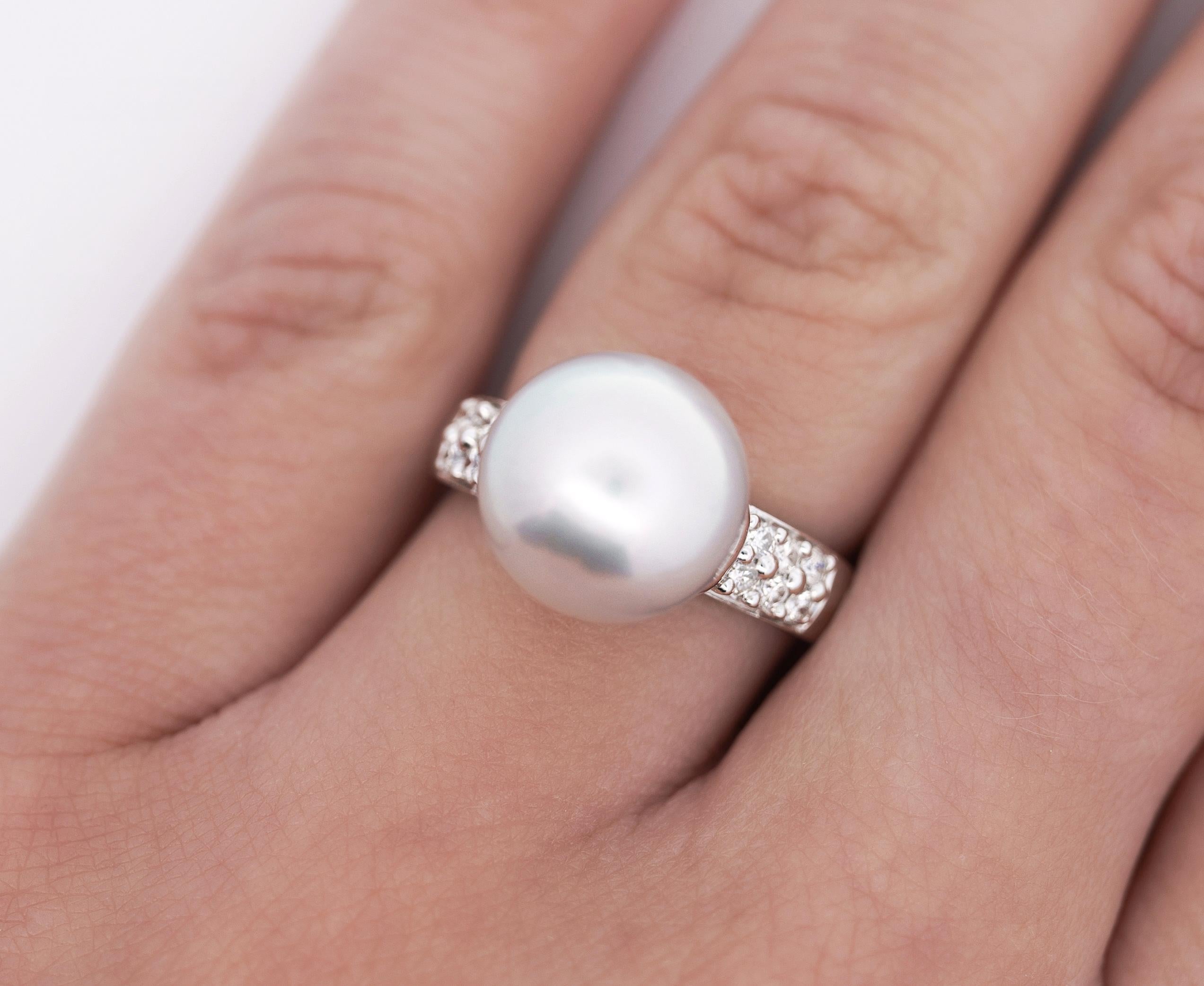 Anillo de Platino con Perla Cultivada del Mar del Sur de 12 mm y Diamante Redondo en Nuevo estado para la venta en Miami, FL
