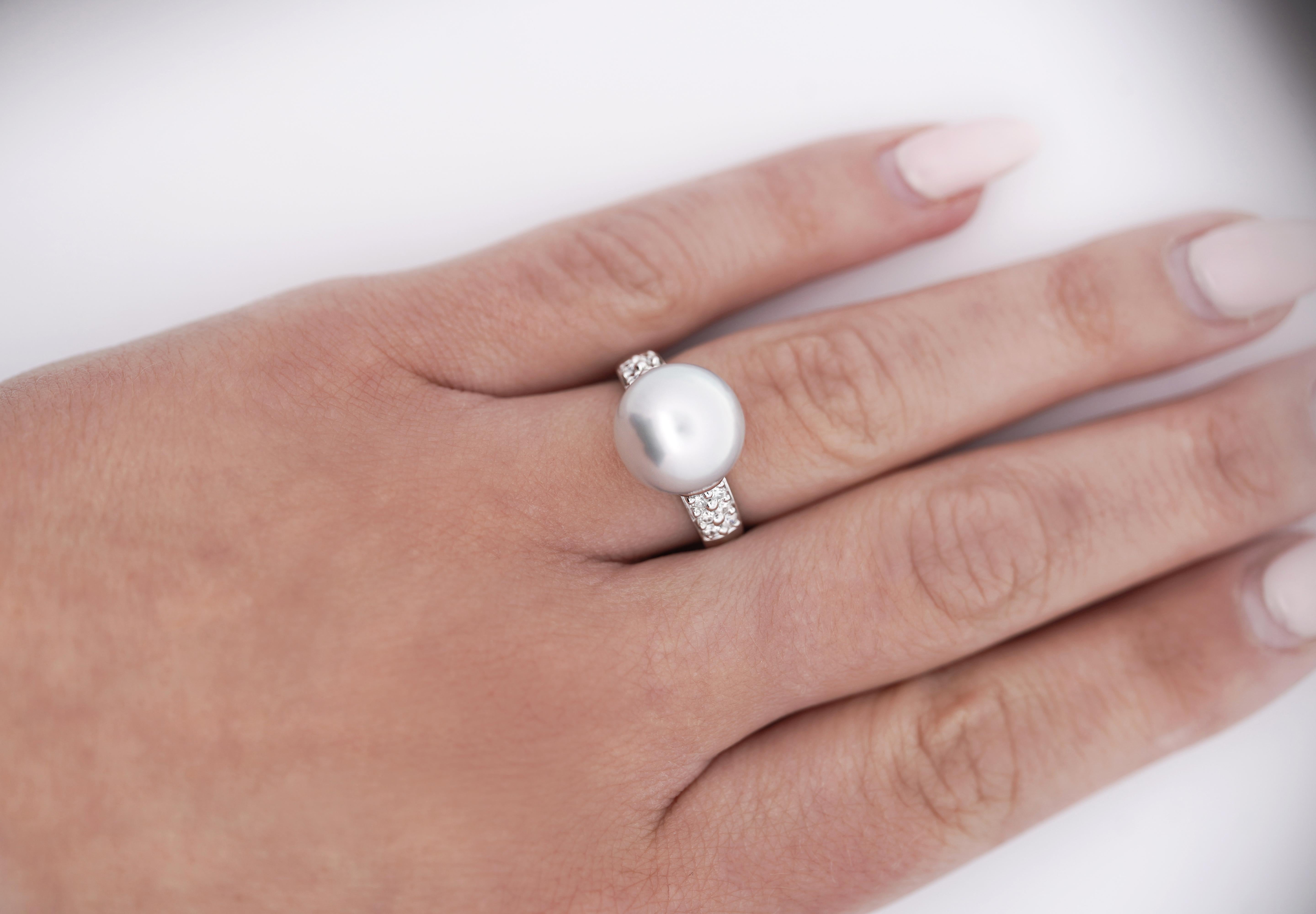 Femenino o masculino Anillo de Platino con Perla Cultivada del Mar del Sur de 12 mm y Diamante Redondo en venta