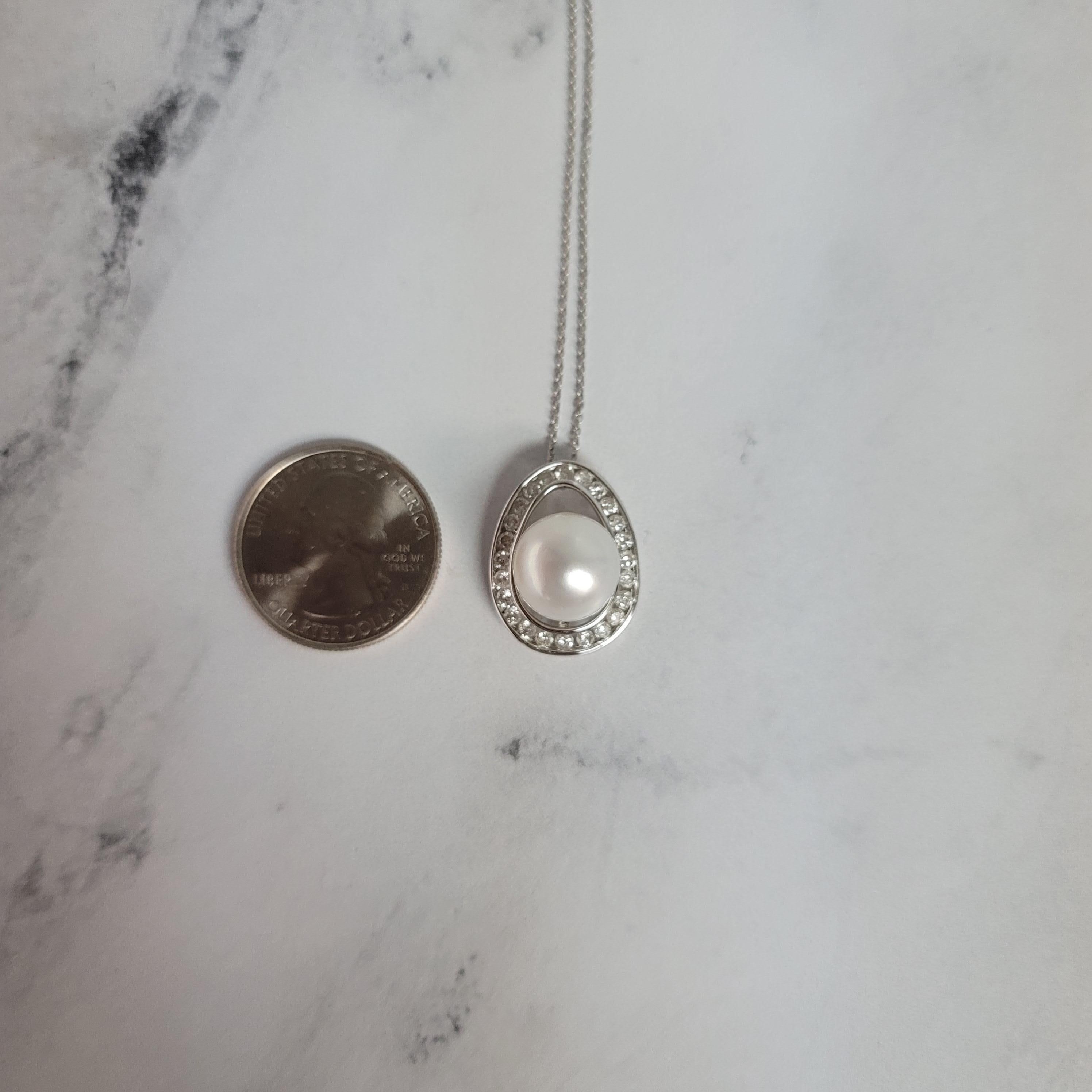 12MM Freshwater Pearl & Diamond Necklace .90cttw 18k White gold In New Condition For Sale In Sugar Land, TX