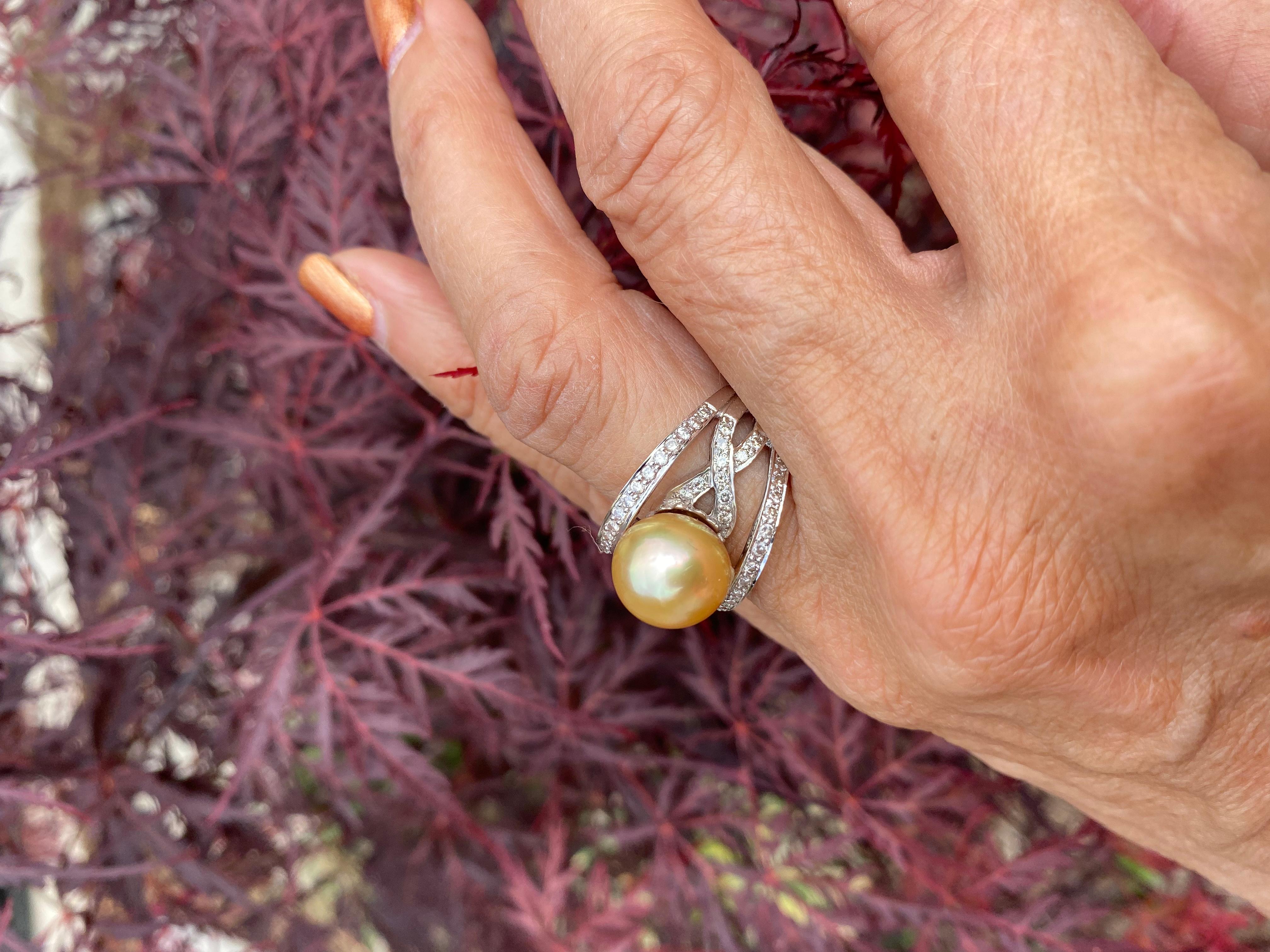 Contemporain Bague en perles des mers du Sud 14 carats et diamants de 0,87 carat en vente
