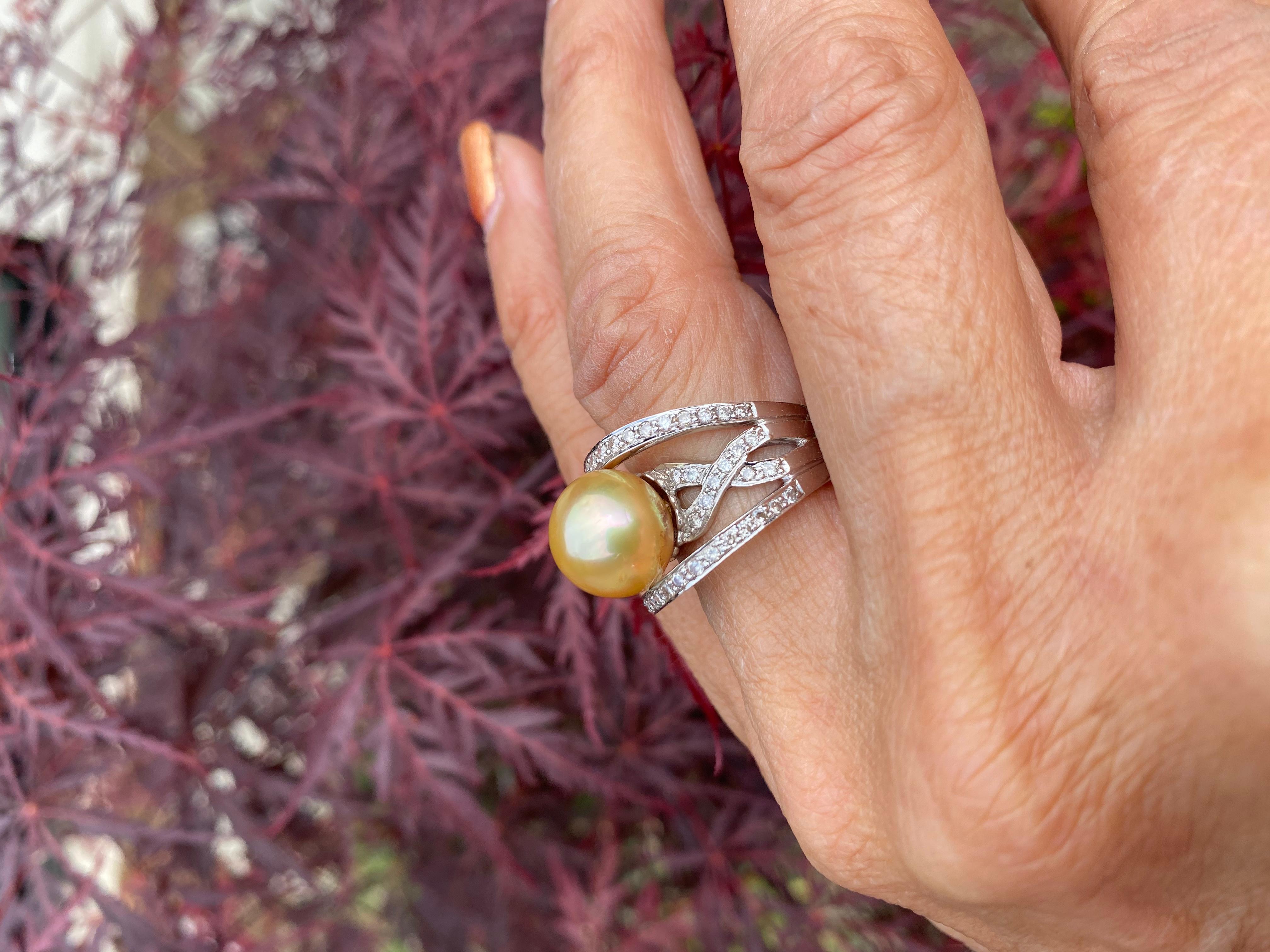 Bague en perles des mers du Sud 14 carats et diamants de 0,87 carat Excellent état - En vente à Laguna Hills, CA