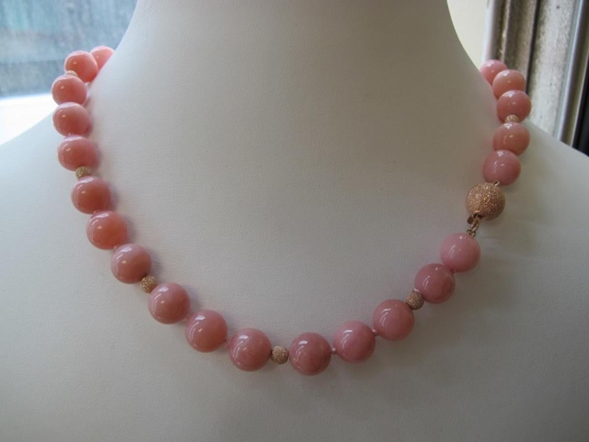 Pink Peruvian Opal Round Beaded Necklace, with Gold Accents In New Condition In Los Angeles, CA