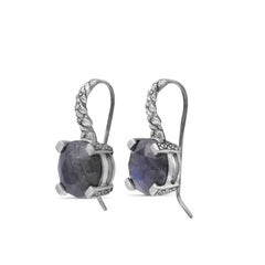Orecchino con gancio in madreperla ed ematite sfaccettata rotonda da 12 mm con A. Silver